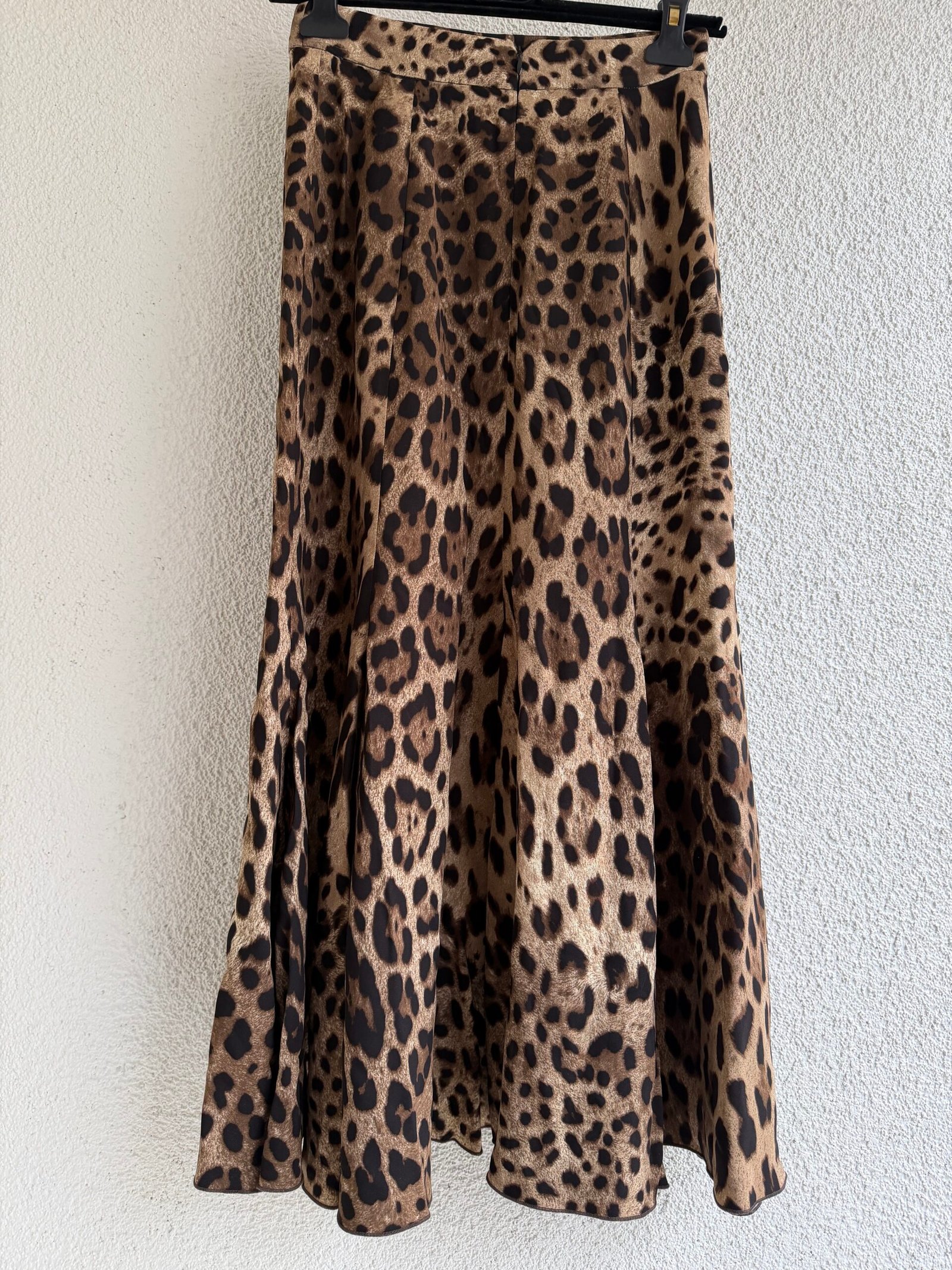 Dolce & Gabbana Leopard Print Maxi Skirt - Image 6
