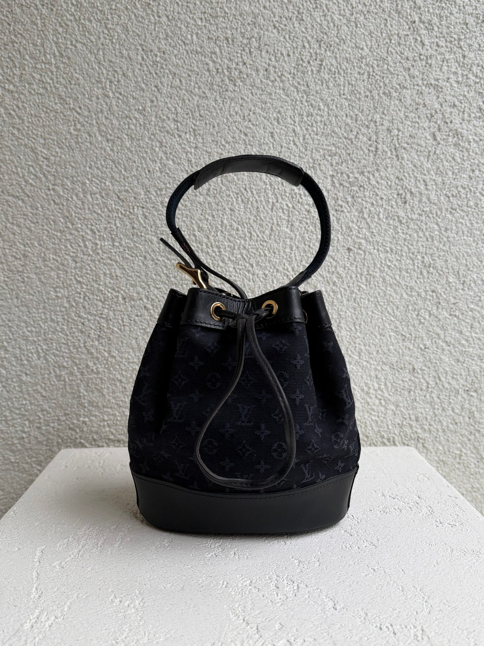Louis Vuitton Mini Lin Noelie Blue Canvas Bucket Bag