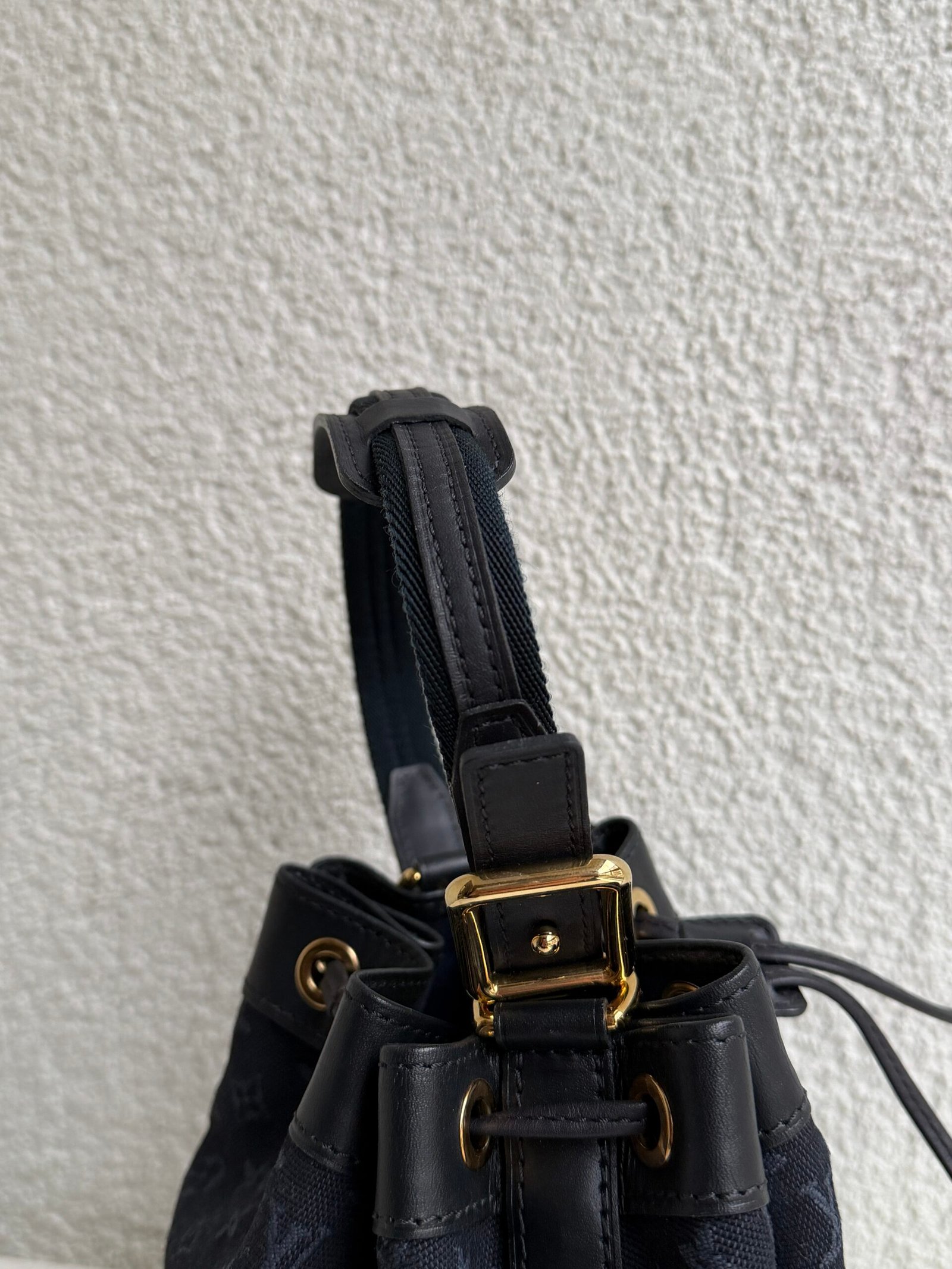 Louis Vuitton Mini Lin Noelie Blue Canvas Bucket Bag - Image 8