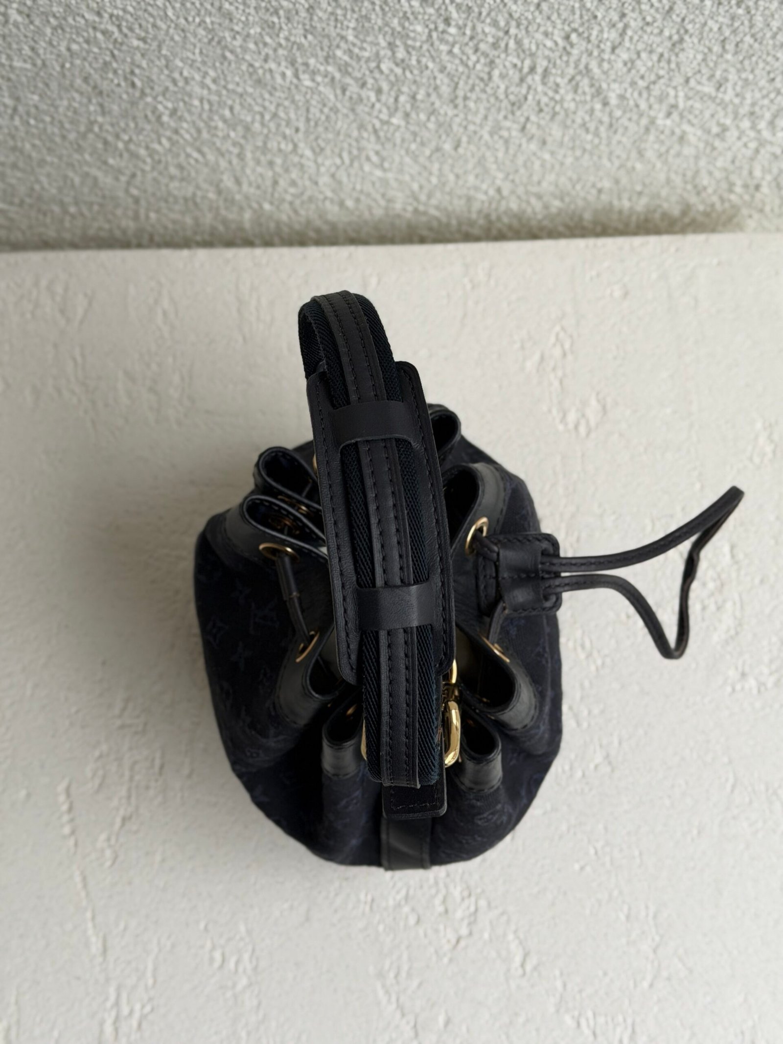 Louis Vuitton Mini Lin Noelie Blue Canvas Bucket Bag - Image 9