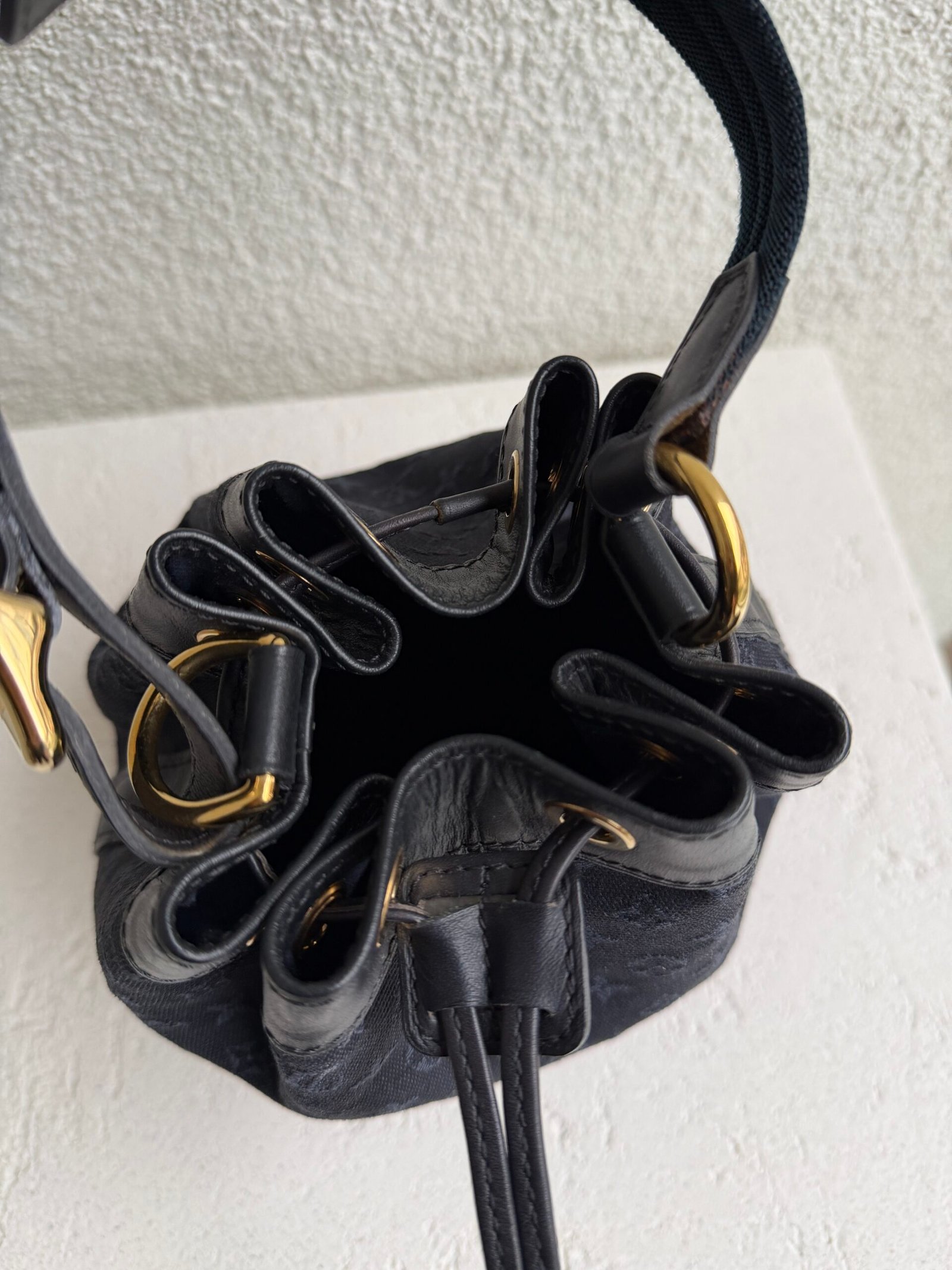 Louis Vuitton Mini Lin Noelie Blue Canvas Bucket Bag - Image 13