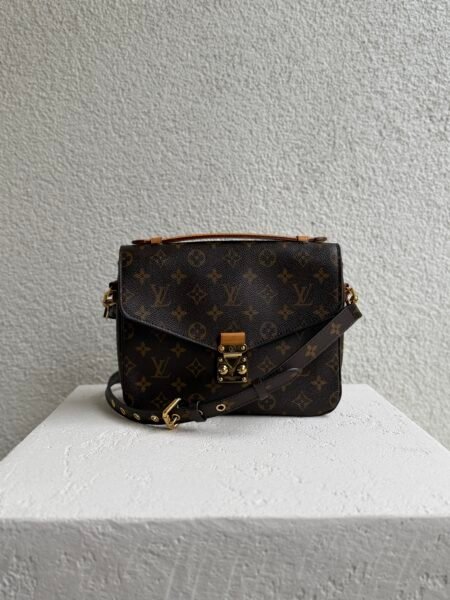 Louis Vuitton Monogram Pochette Metis Bag