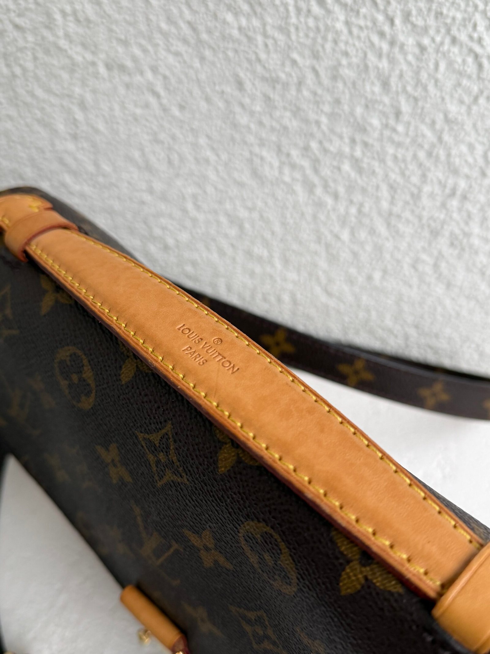 Louis Vuitton Monogram Pochette Metis Bag - Image 5