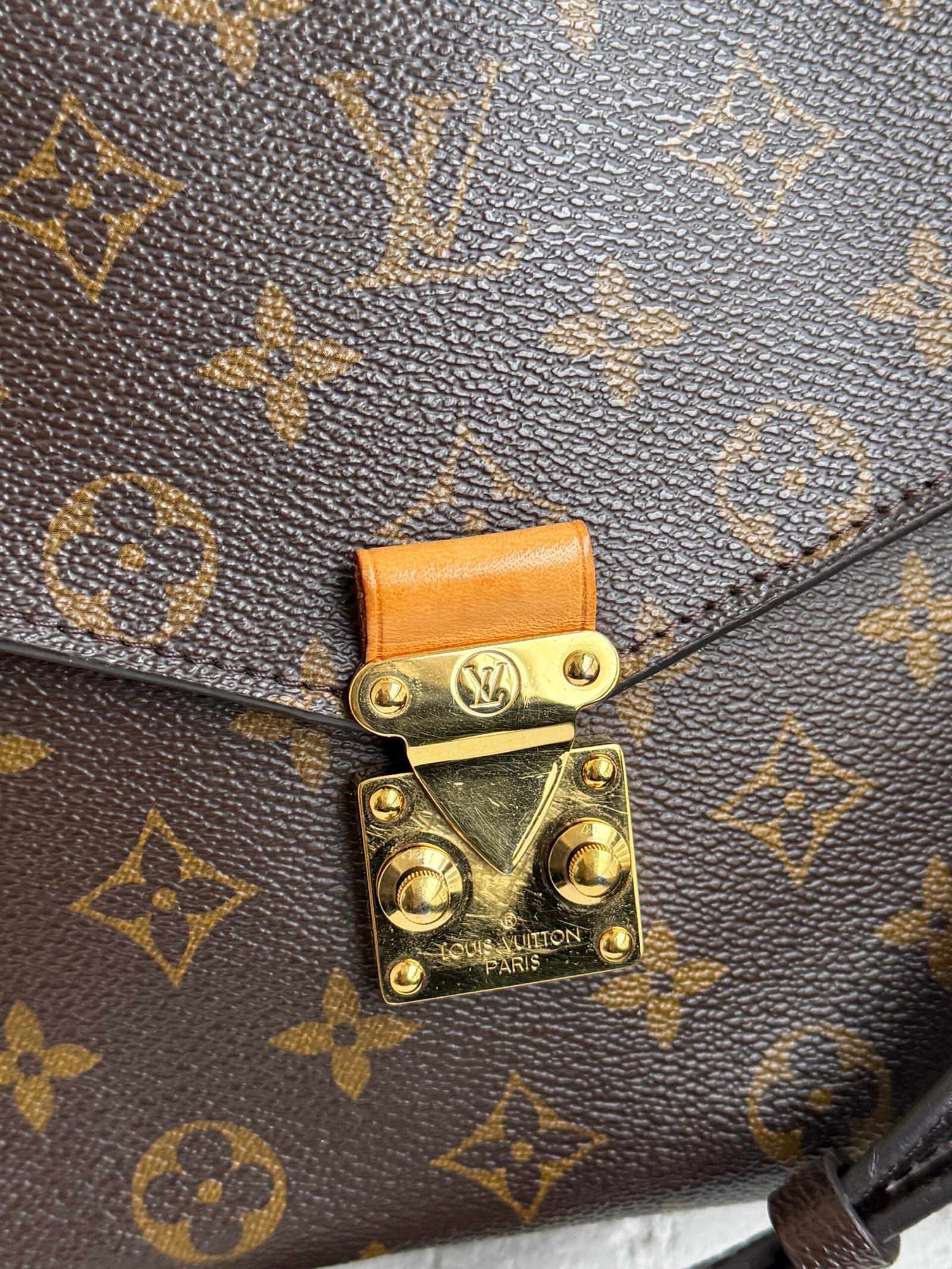 Louis Vuitton Monogram Pochette Metis Bag - Image 6
