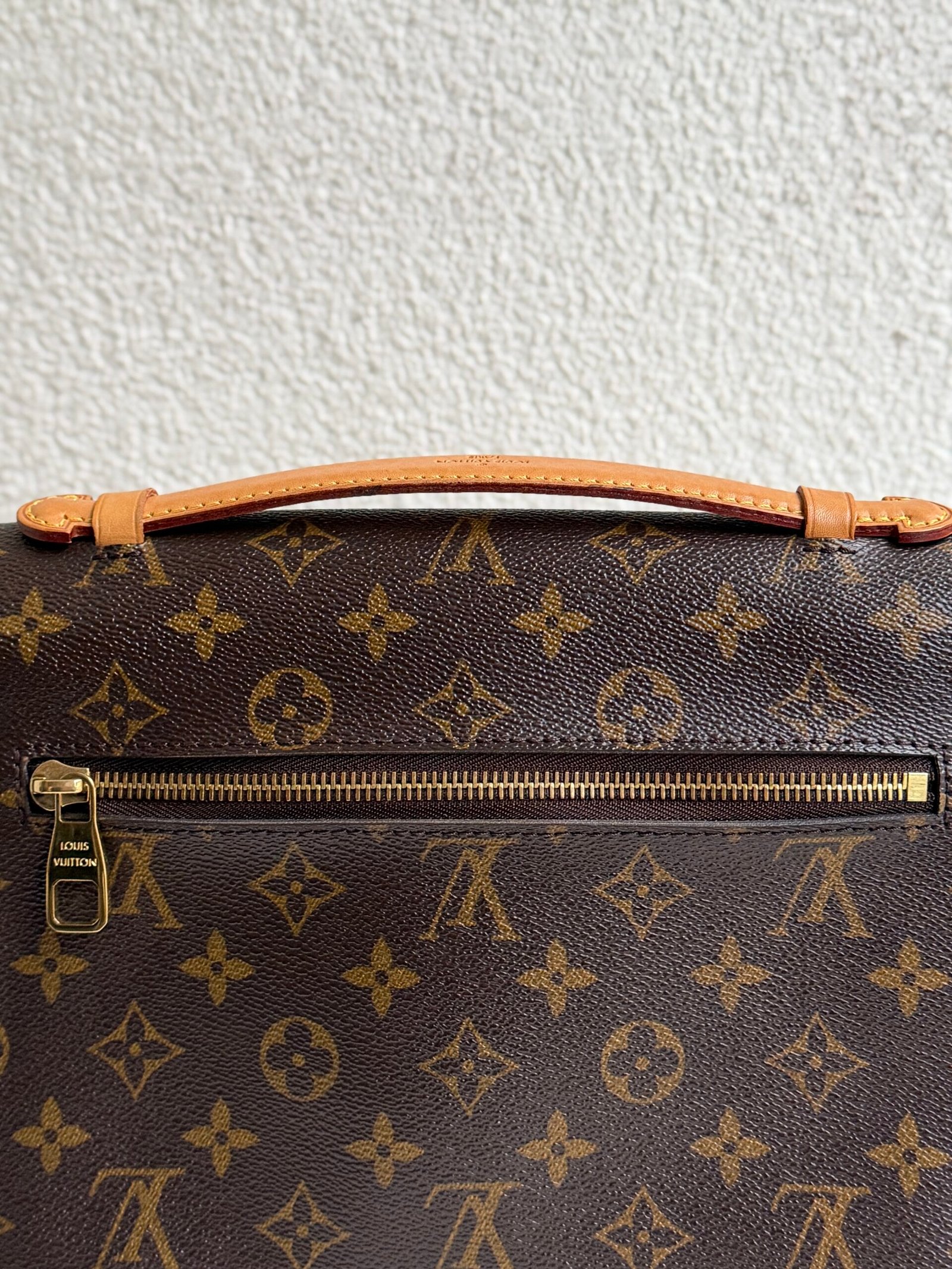 Louis Vuitton Monogram Pochette Metis Bag - Image 9