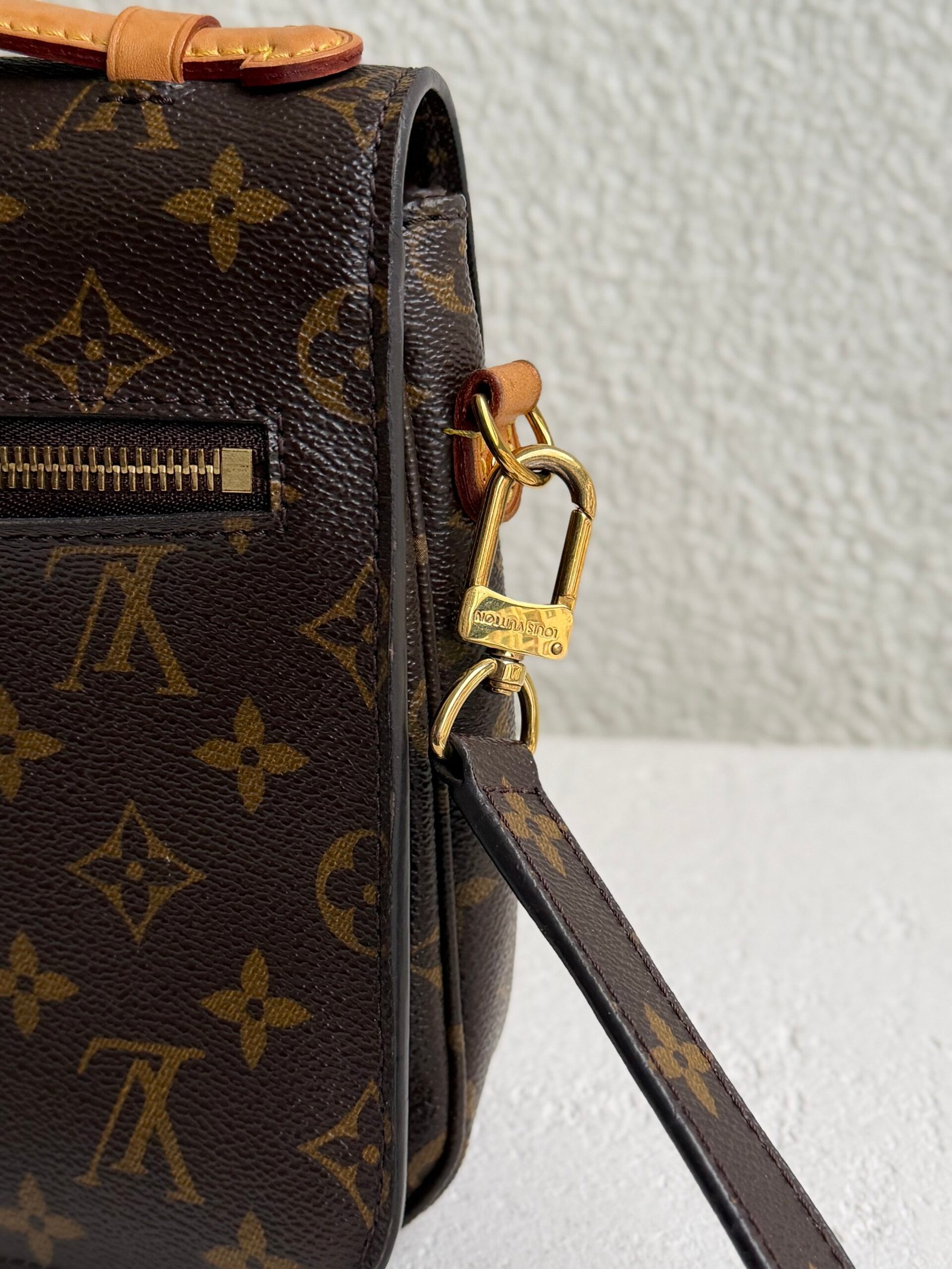 Louis Vuitton Monogram Pochette Metis Bag - Image 10