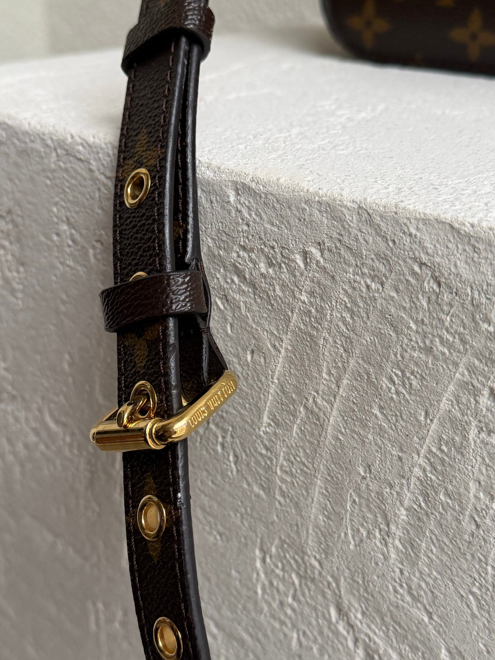 Louis Vuitton Monogram Pochette Metis Bag - Image 11