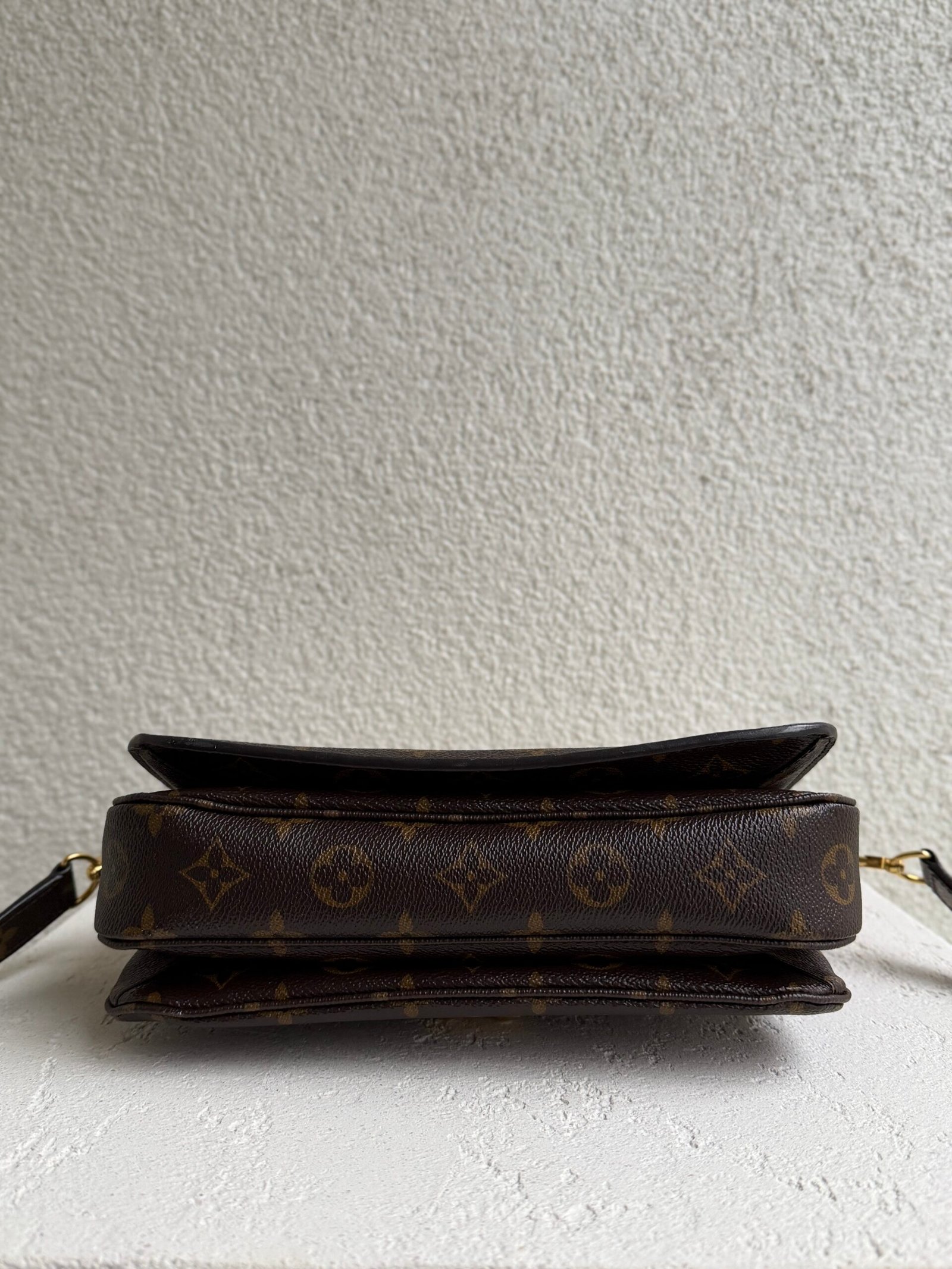 Louis Vuitton Monogram Pochette Metis Bag - Image 12