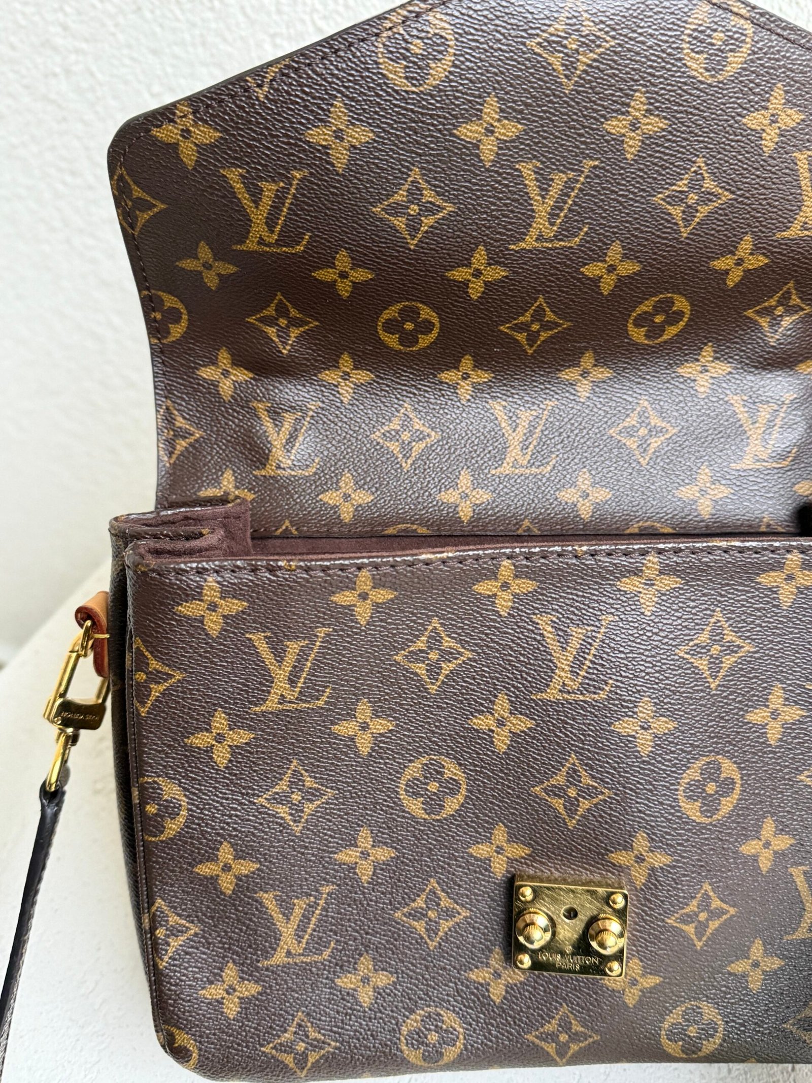 Louis Vuitton Monogram Pochette Metis Bag - Image 15