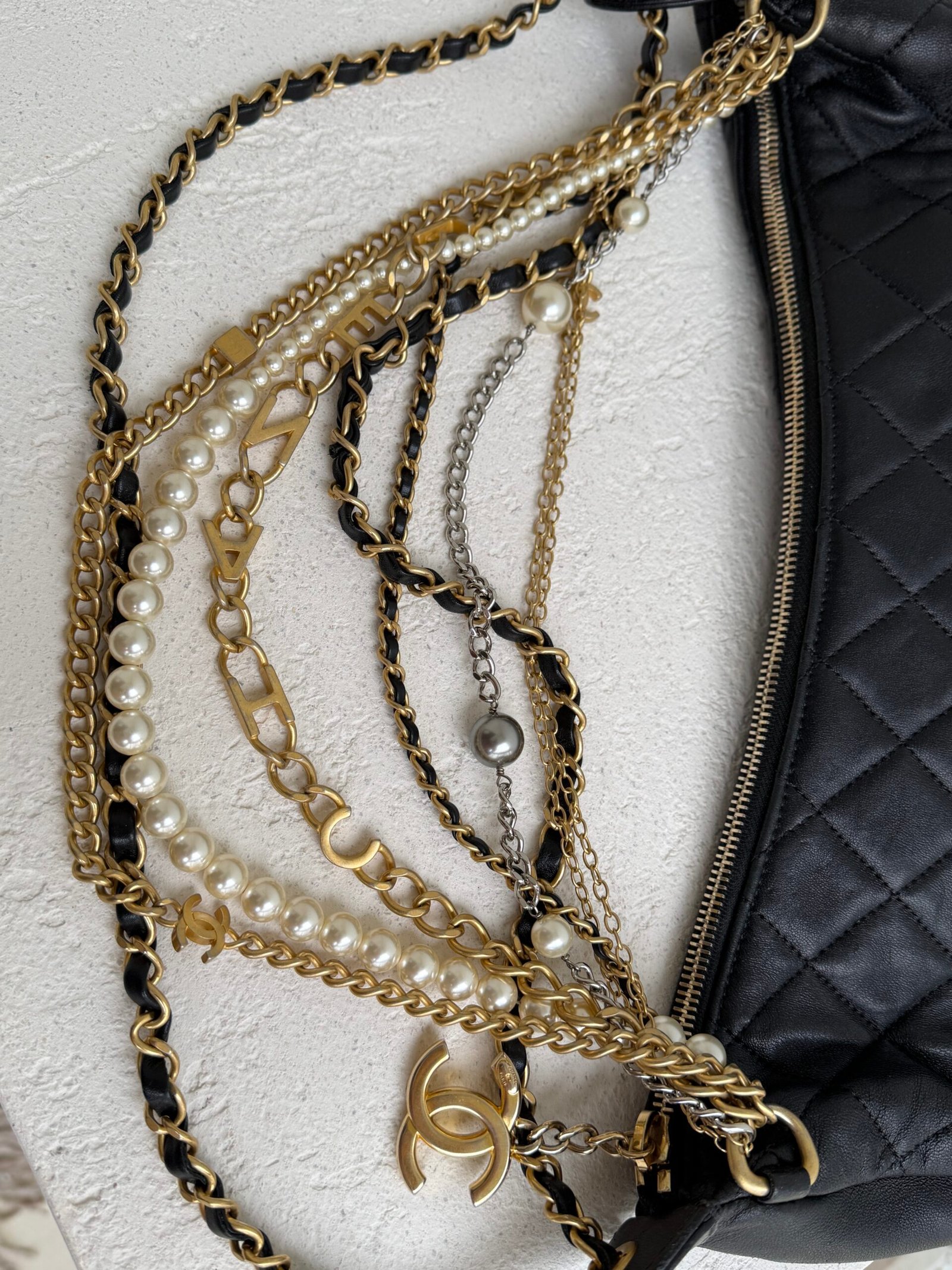 Chanel Black Quilted Leather All About Chains Hobo Bag - Görsel 10