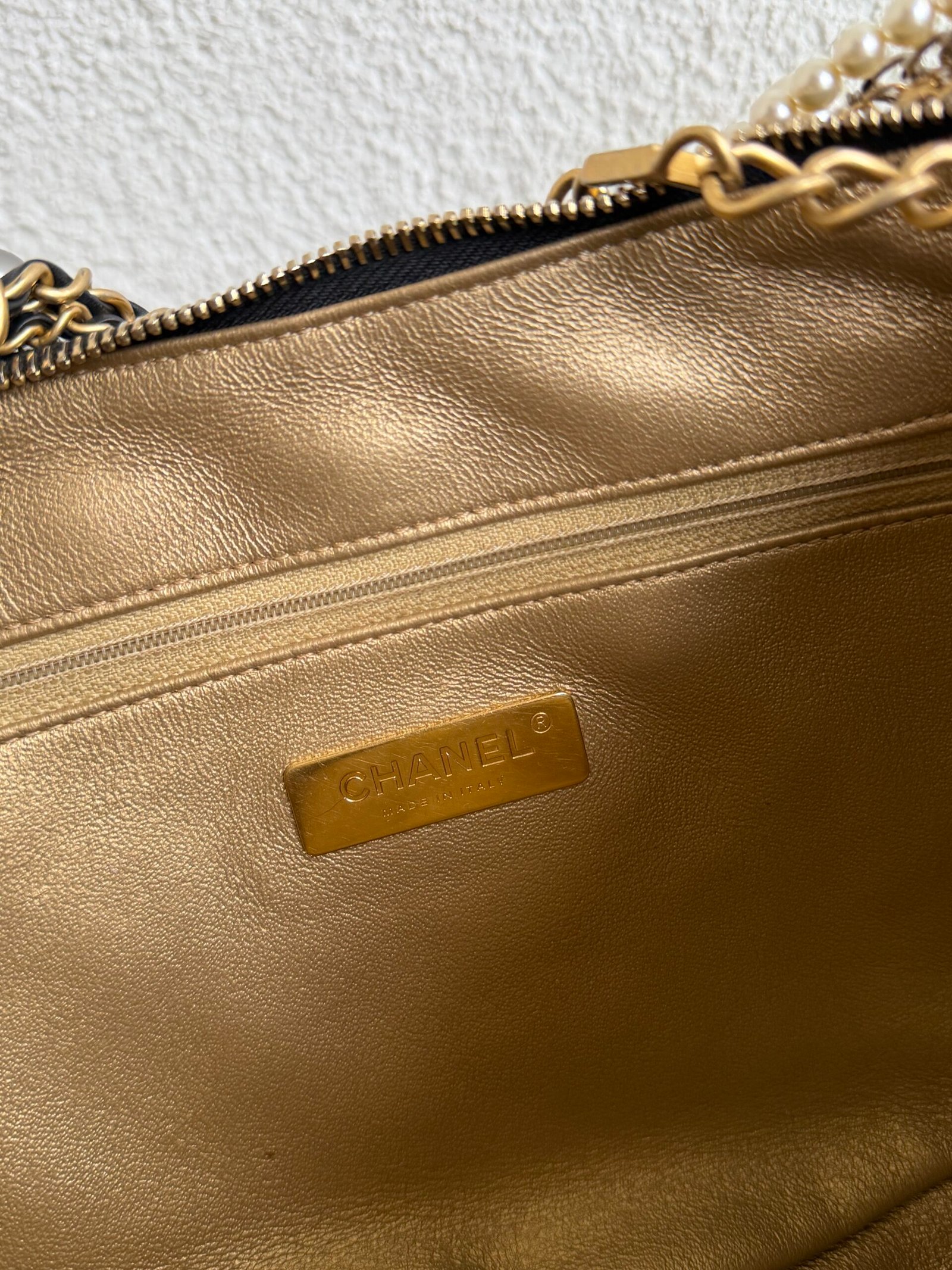 Chanel Black Quilted Leather All About Chains Hobo Bag - Görsel 11