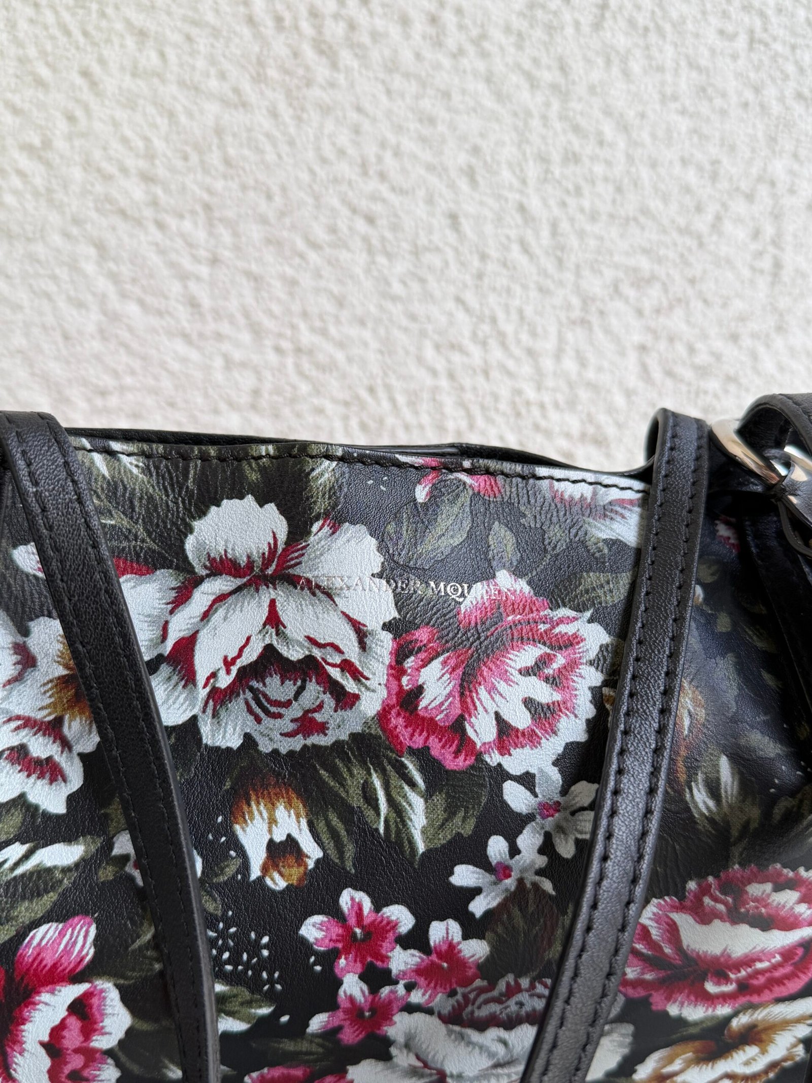 Alexander Mcqueen Reversible Floral and Black Leather Tote Bag - Image 3
