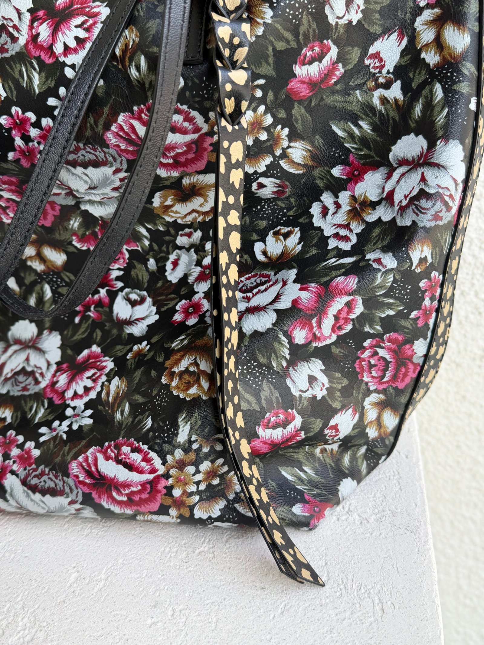 Alexander Mcqueen Reversible Floral and Black Leather Tote Bag - Image 5