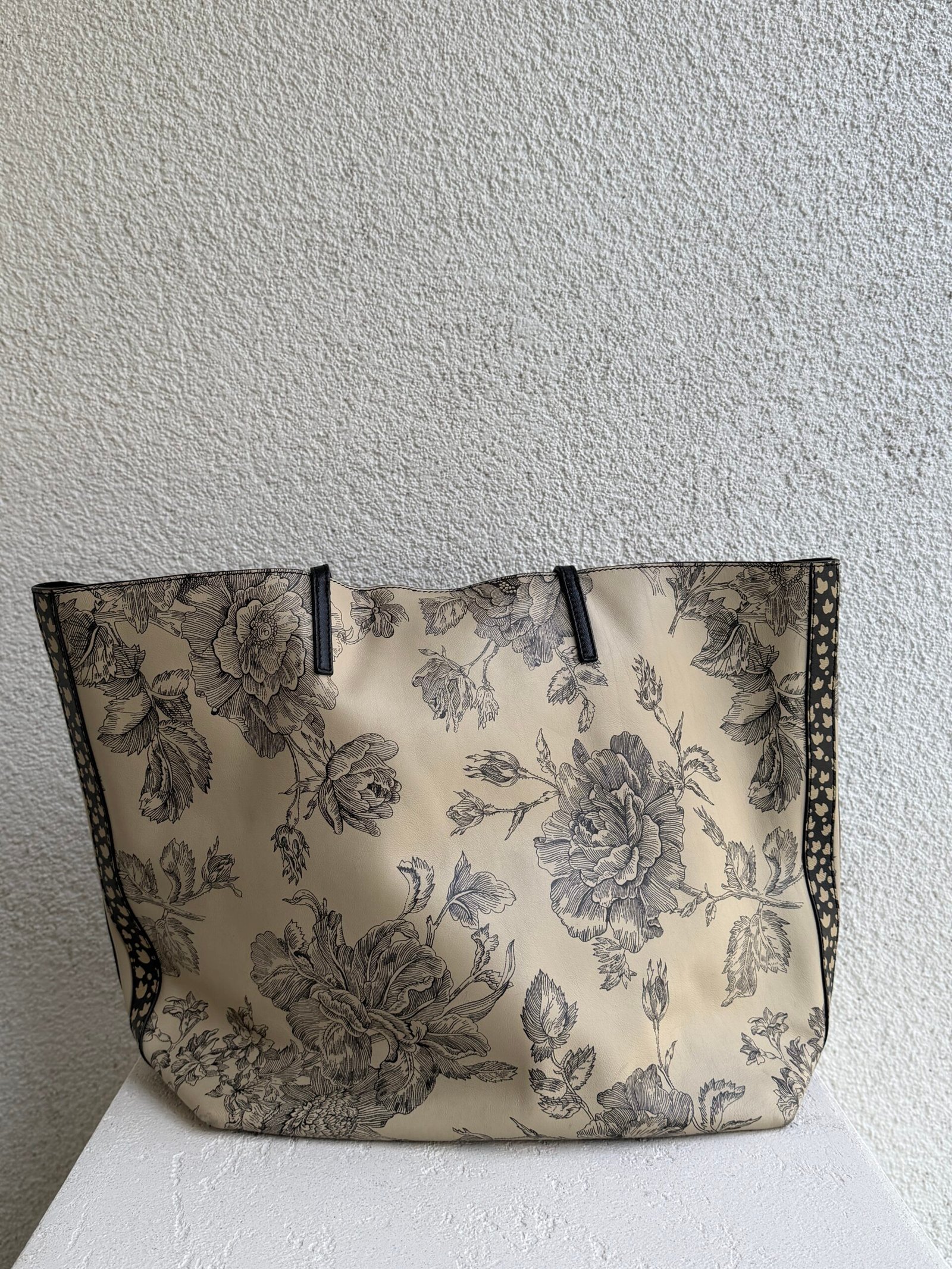 Alexander Mcqueen Reversible Floral and Black Leather Tote Bag - Image 6