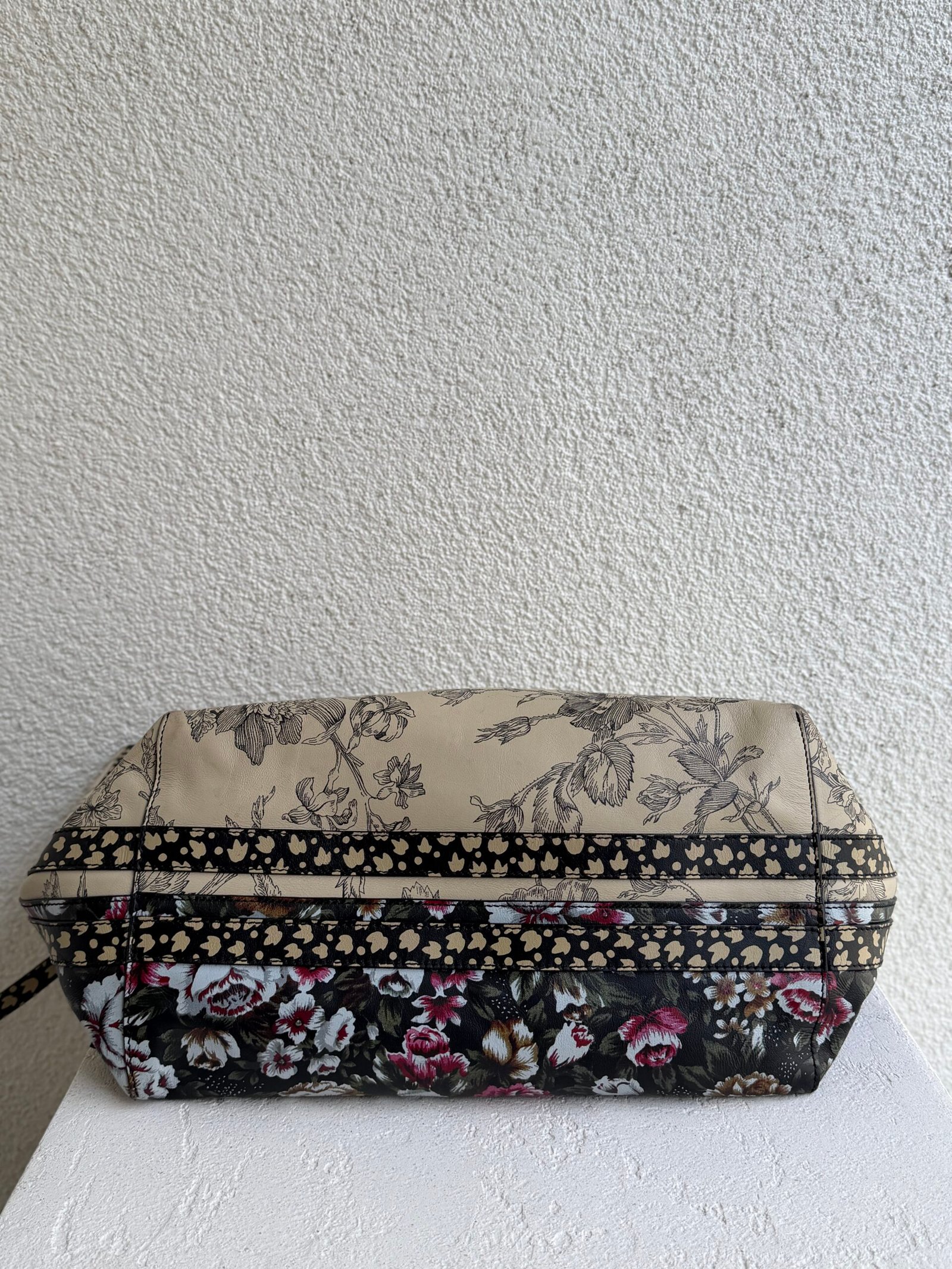 Alexander Mcqueen Reversible Floral and Black Leather Tote Bag - Image 7