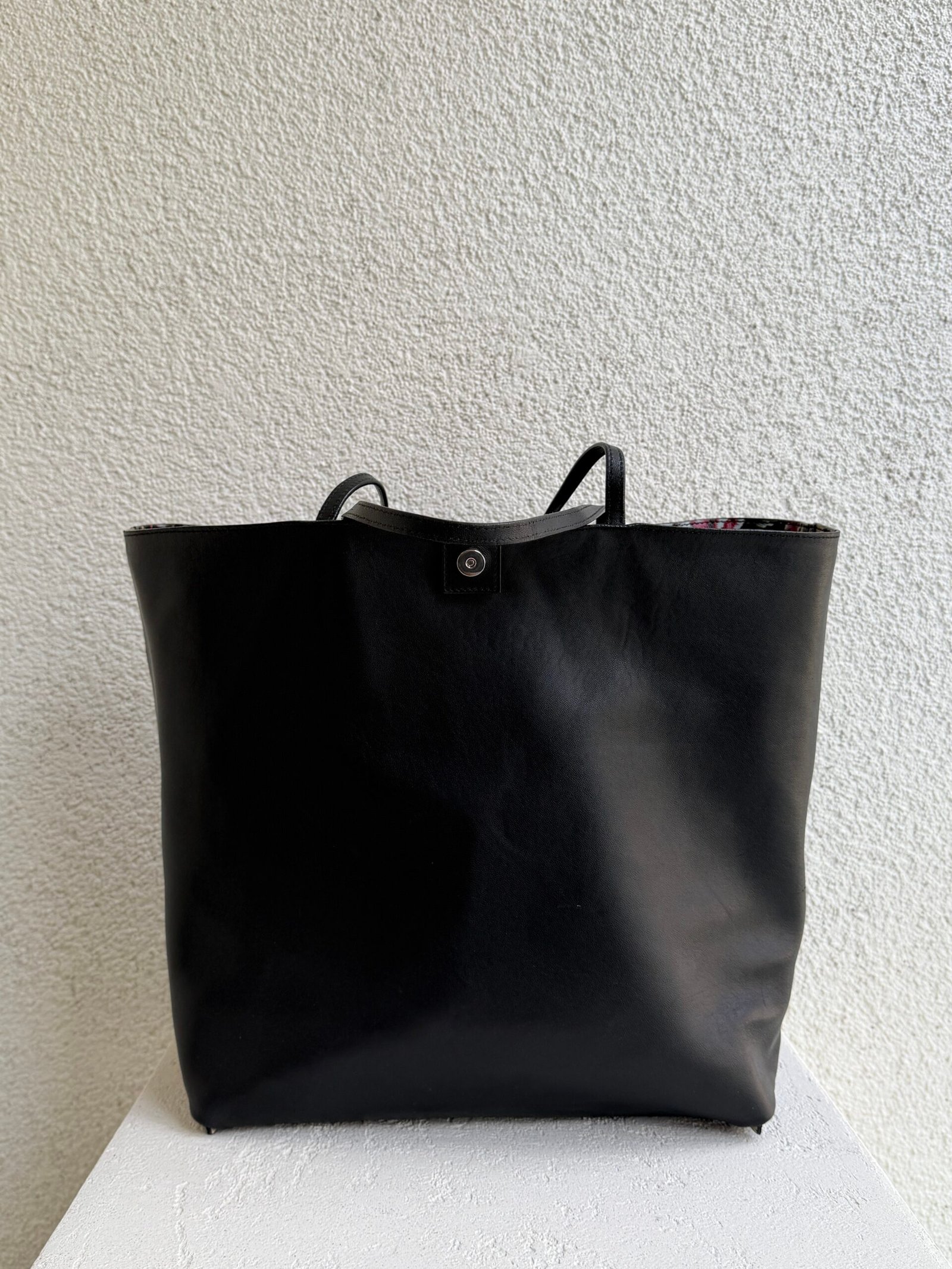 Alexander Mcqueen Reversible Floral and Black Leather Tote Bag - Image 10