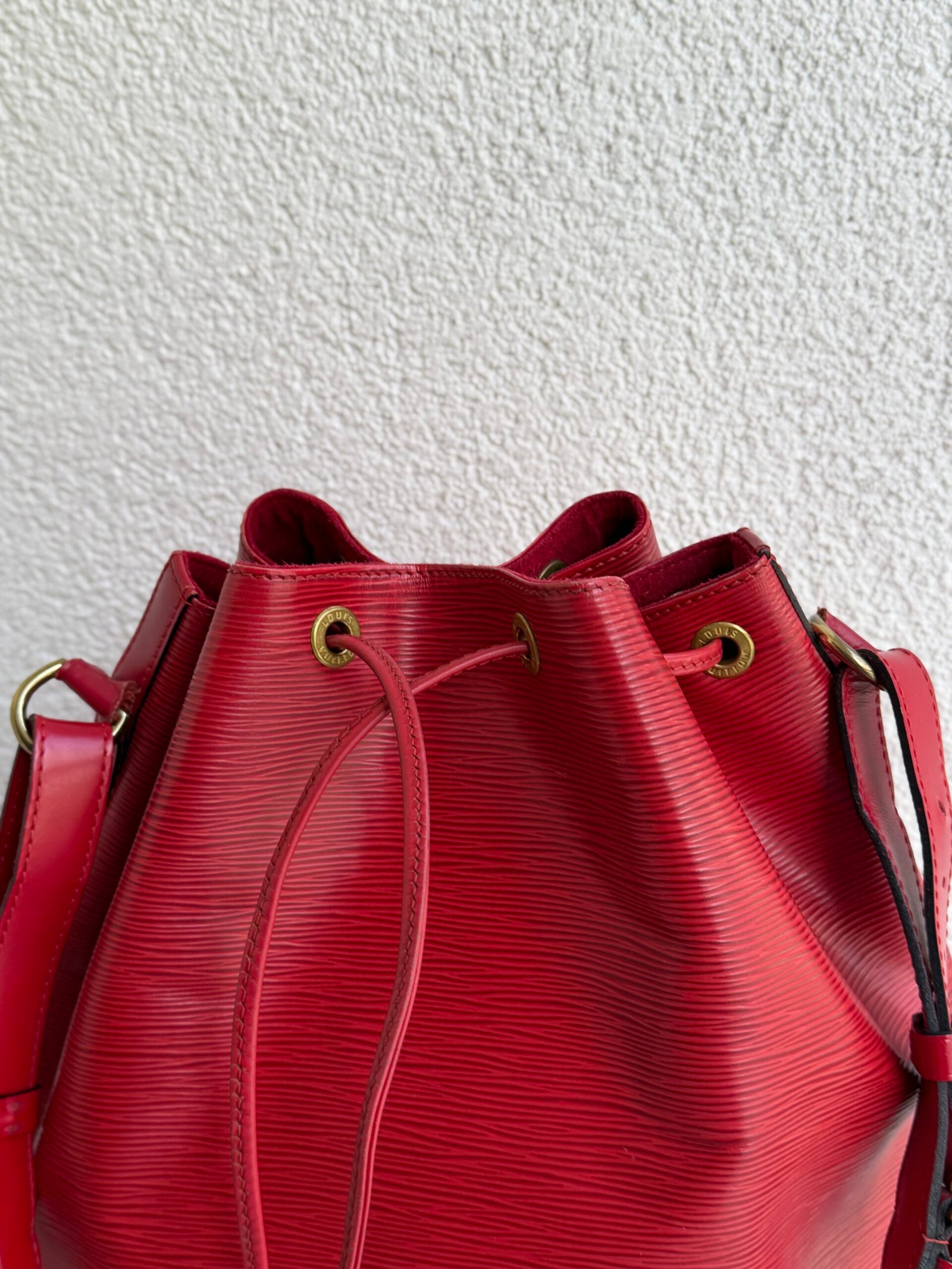 Louis Vuitton Red Epi Leather Petit Noe Shoulder Bag - Image 4