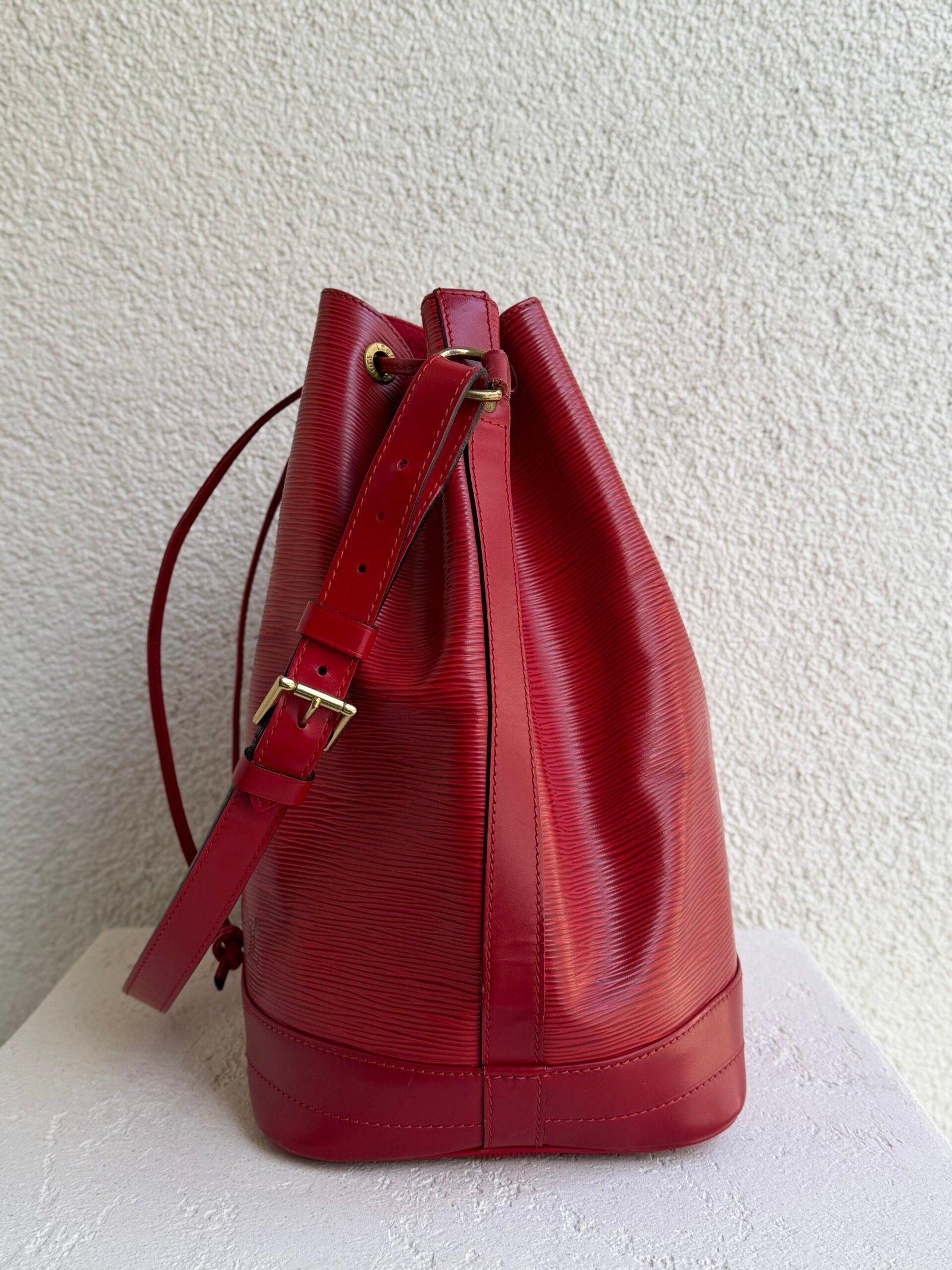 Louis Vuitton Red Epi Leather Petit Noe Shoulder Bag - Image 5