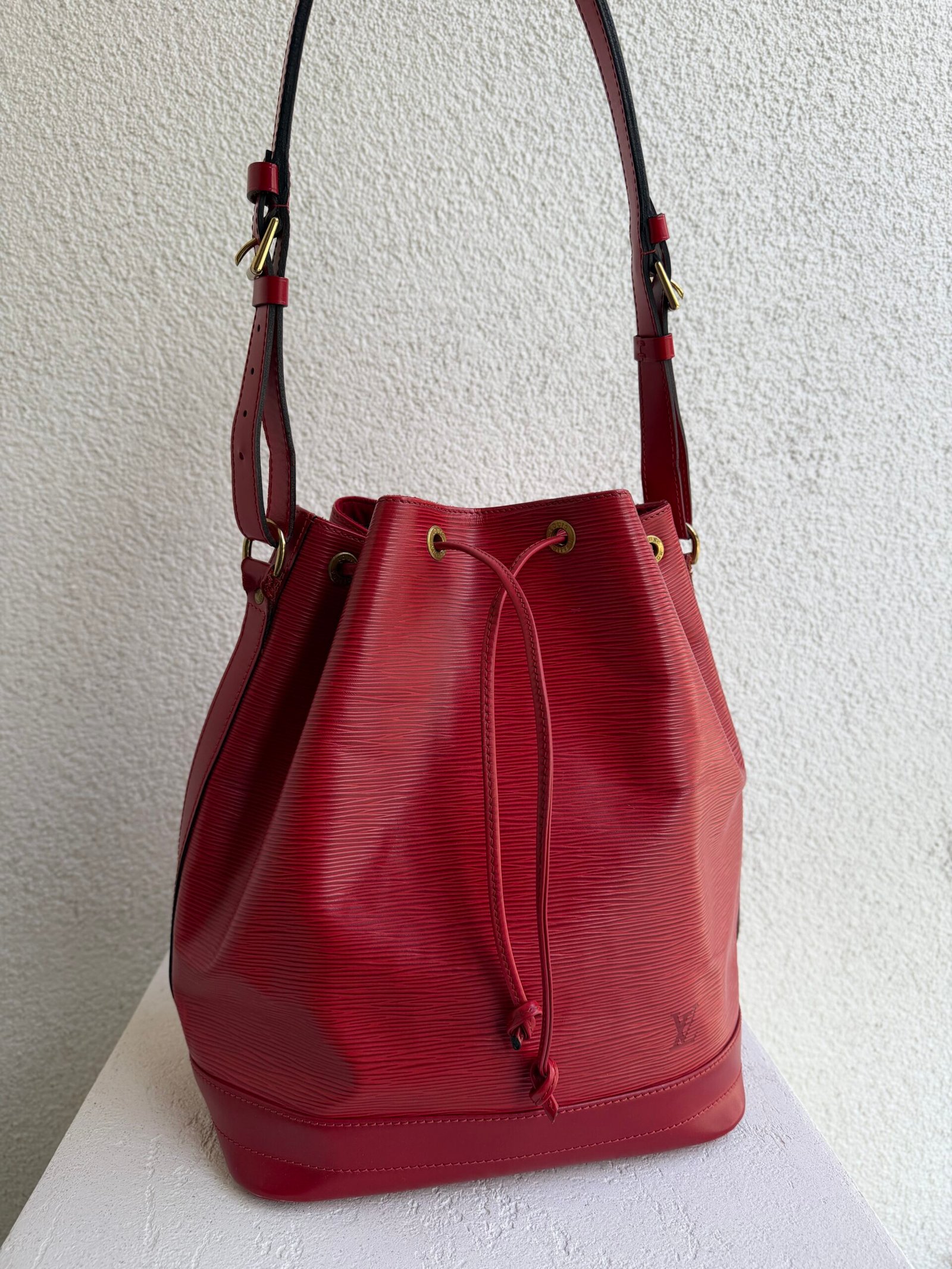 Louis Vuitton Red Epi Leather Petit Noe Shoulder Bag - Image 9