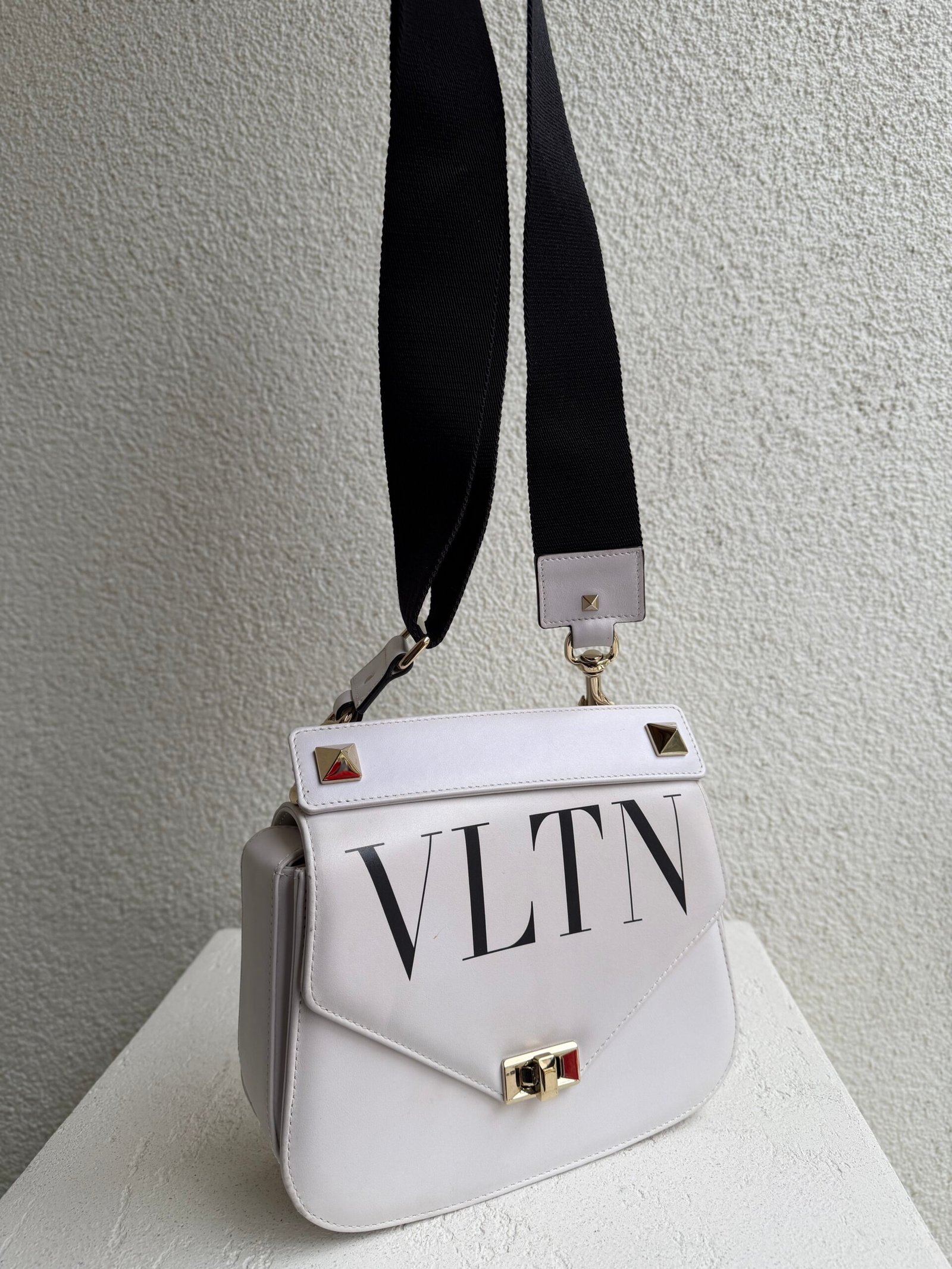 Valentino VLTN Logo Leather Shoulder Bag - Görsel 15