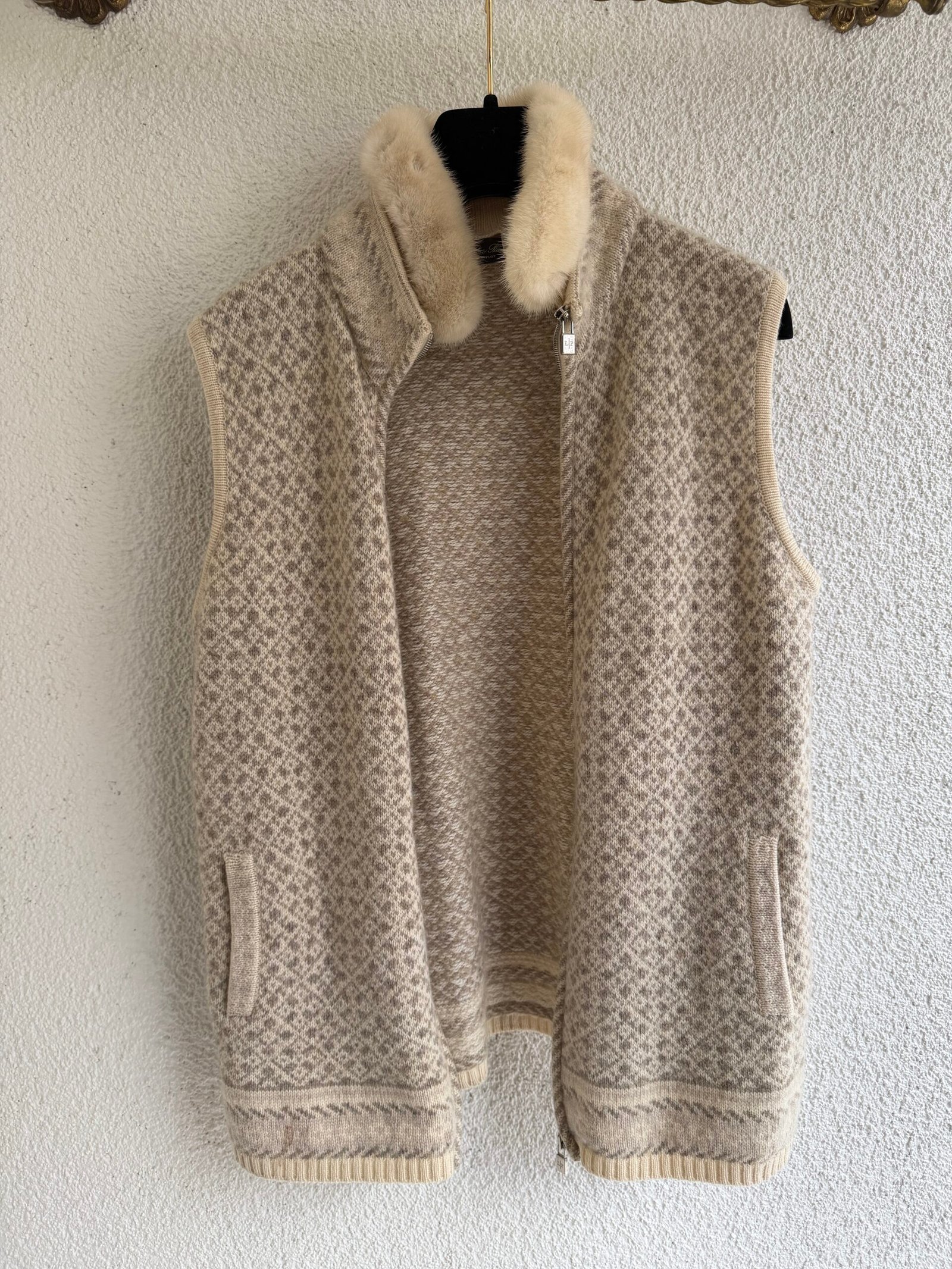 Loro Piana Cashmere & Mink Fur Vest - Image 2