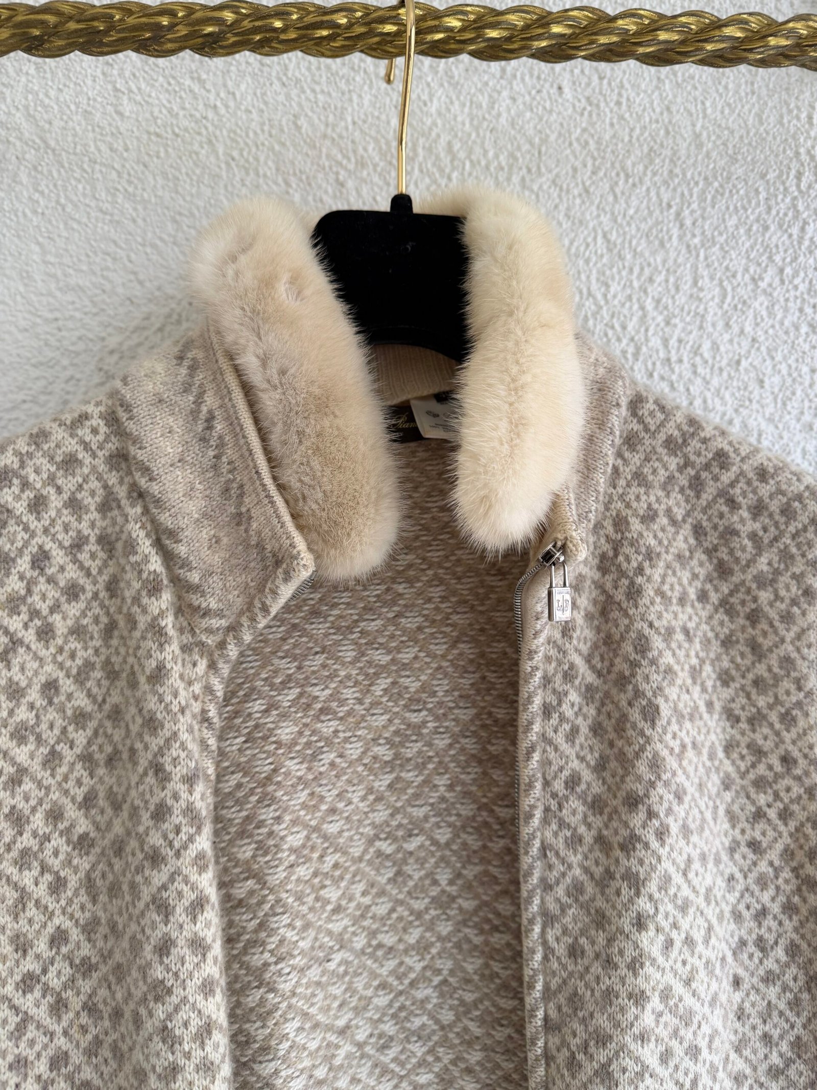 Loro Piana Cashmere & Mink Fur Vest - Image 4