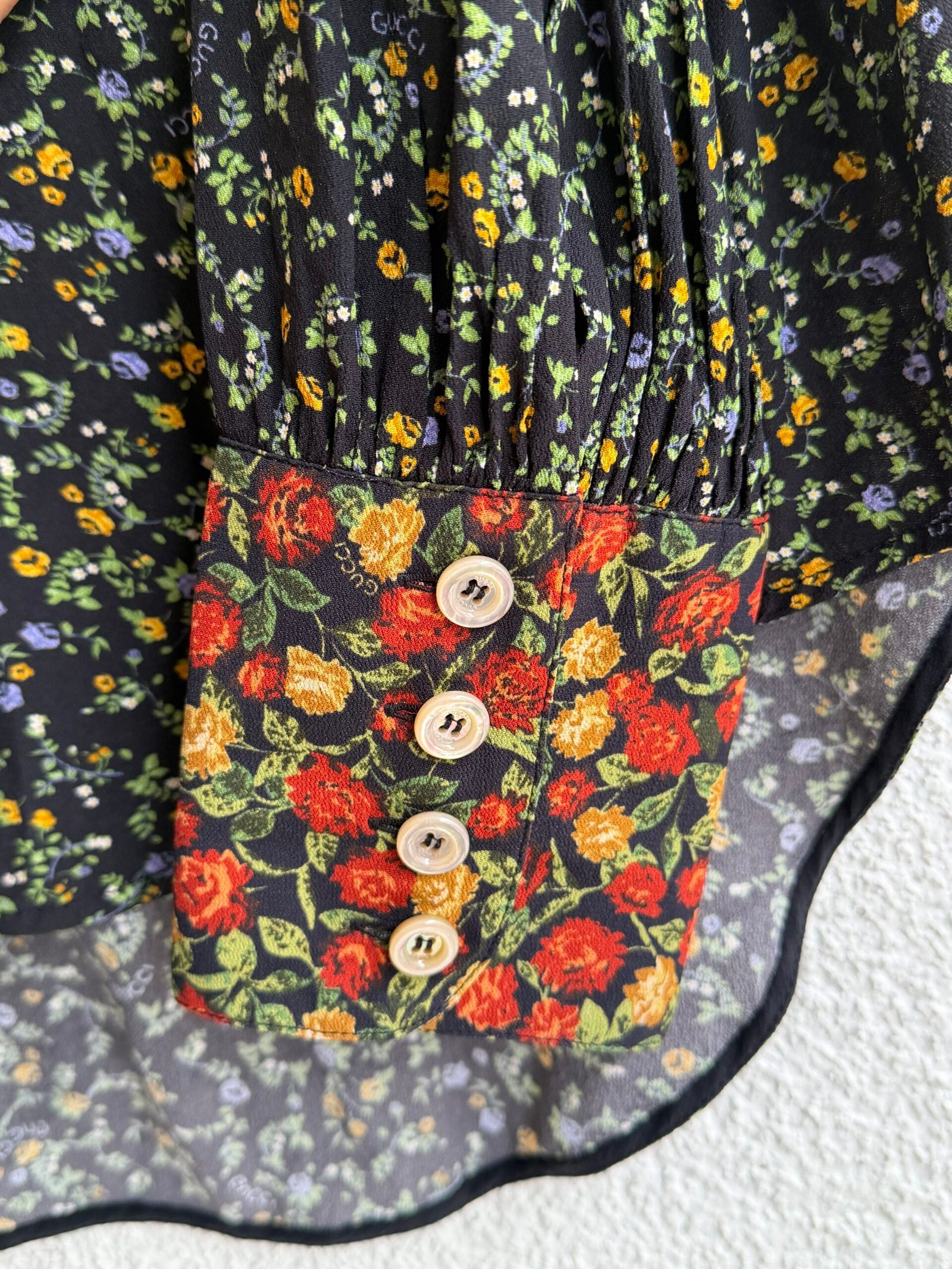 Gucci Tie-Neck Floral Blouse - Image 5