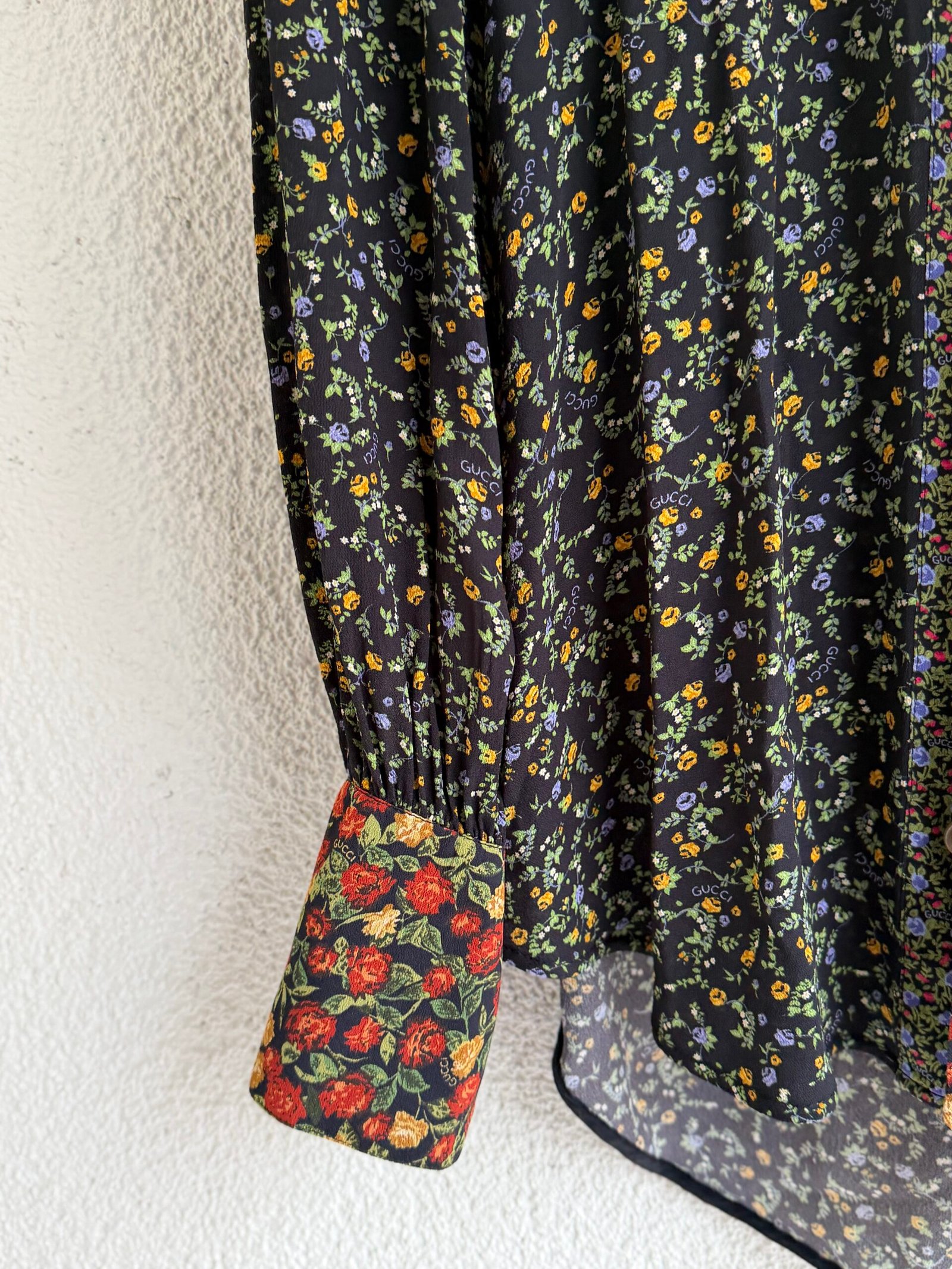 Gucci Tie-Neck Floral Blouse - Image 6