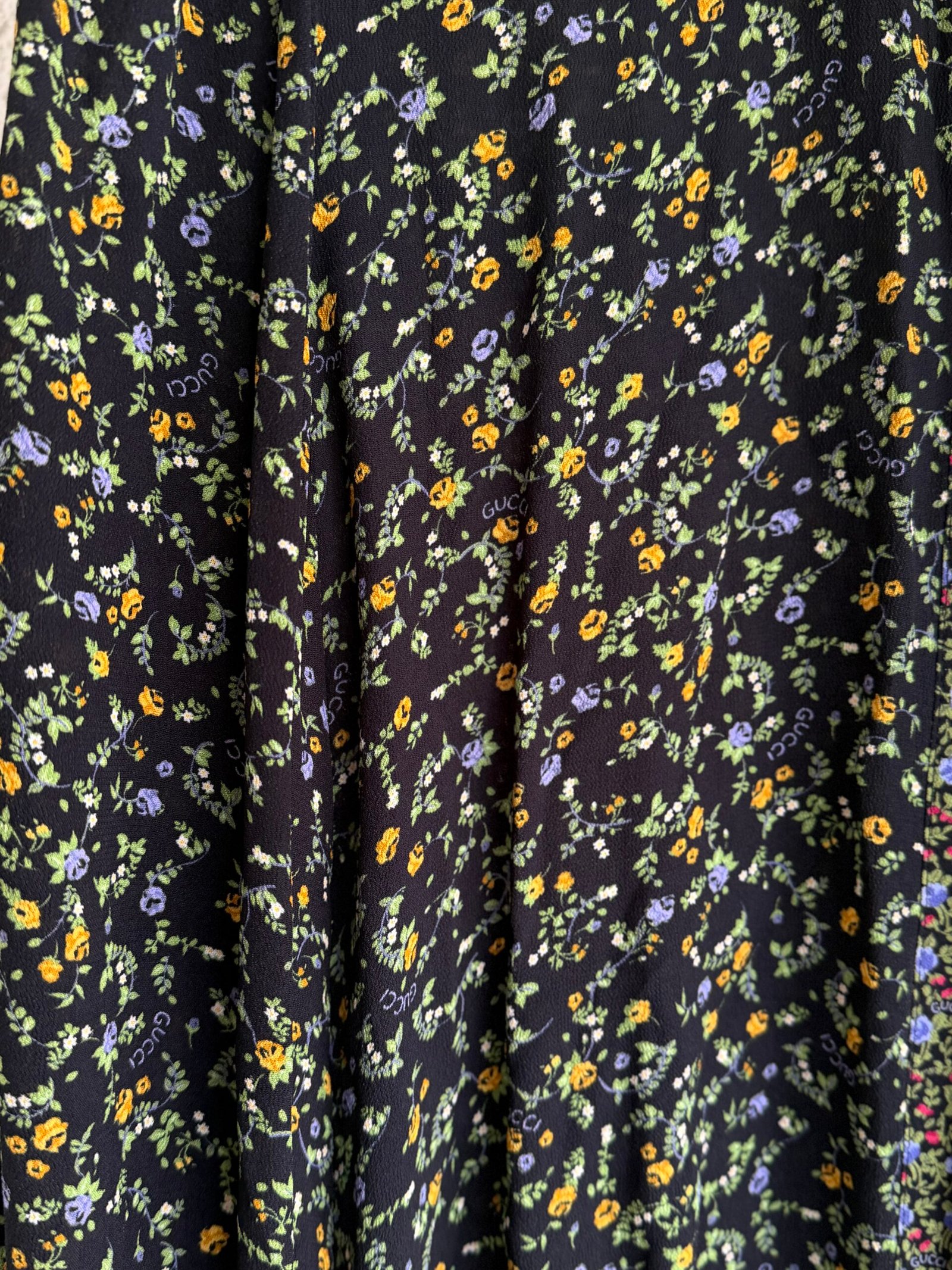 Gucci Tie-Neck Floral Blouse - Image 8