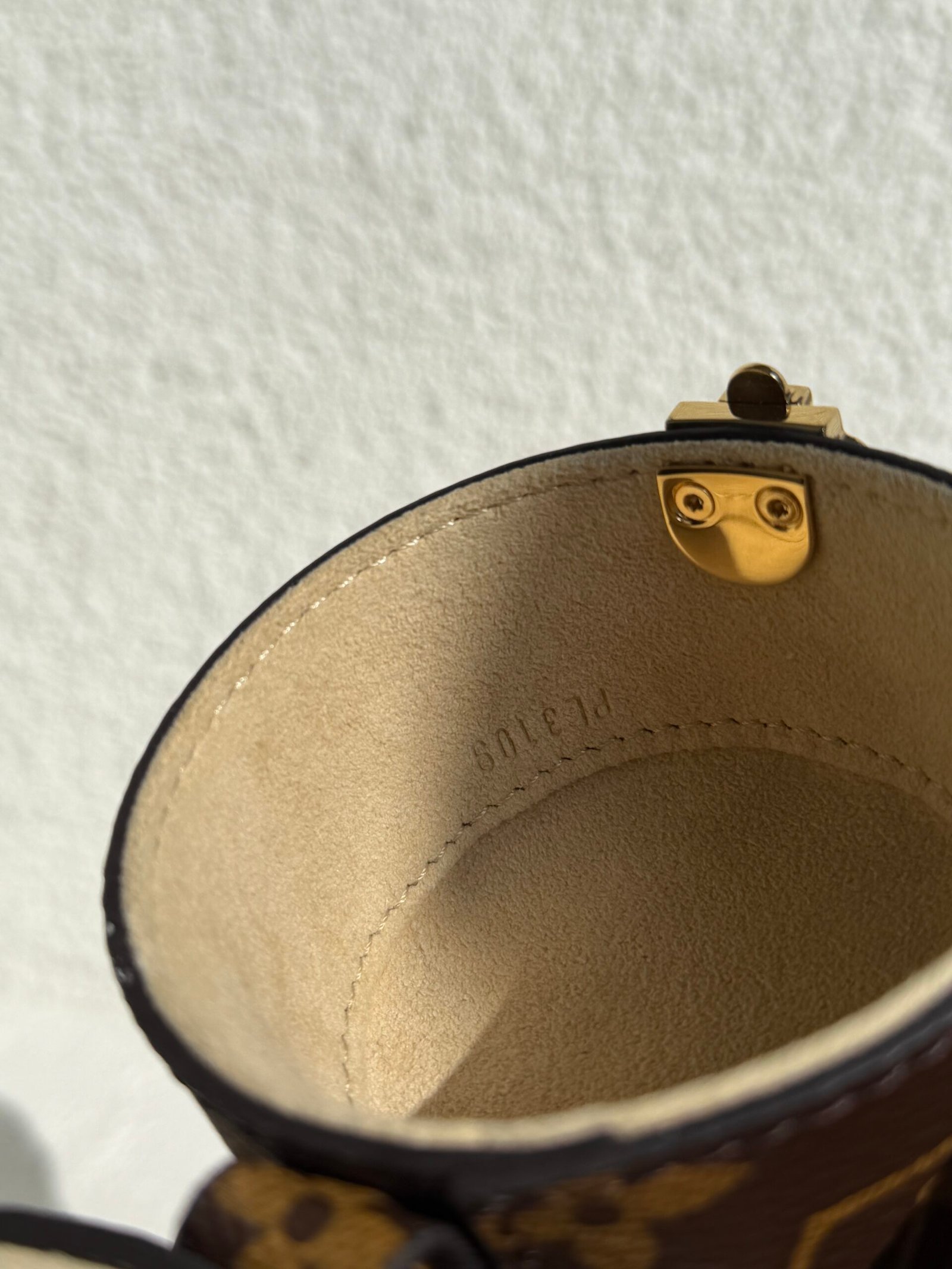 Louis Vuitton Monogram Perfume Travel Case 200 ml Wallet - Image 9