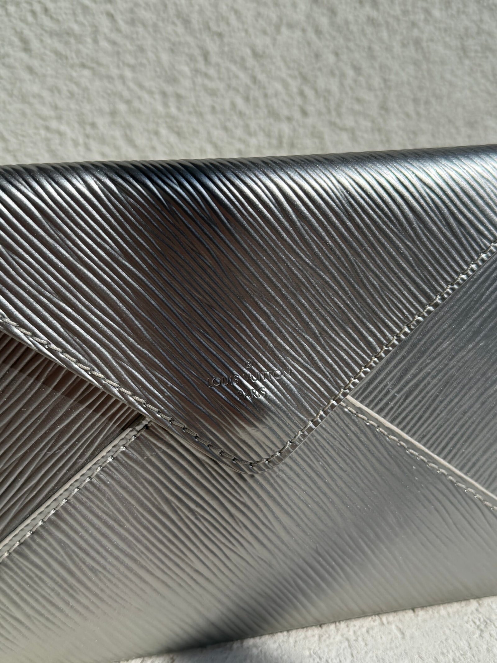 Louis Vuitton Silver Epi Leather Envelope Pochette Wallet - Image 3