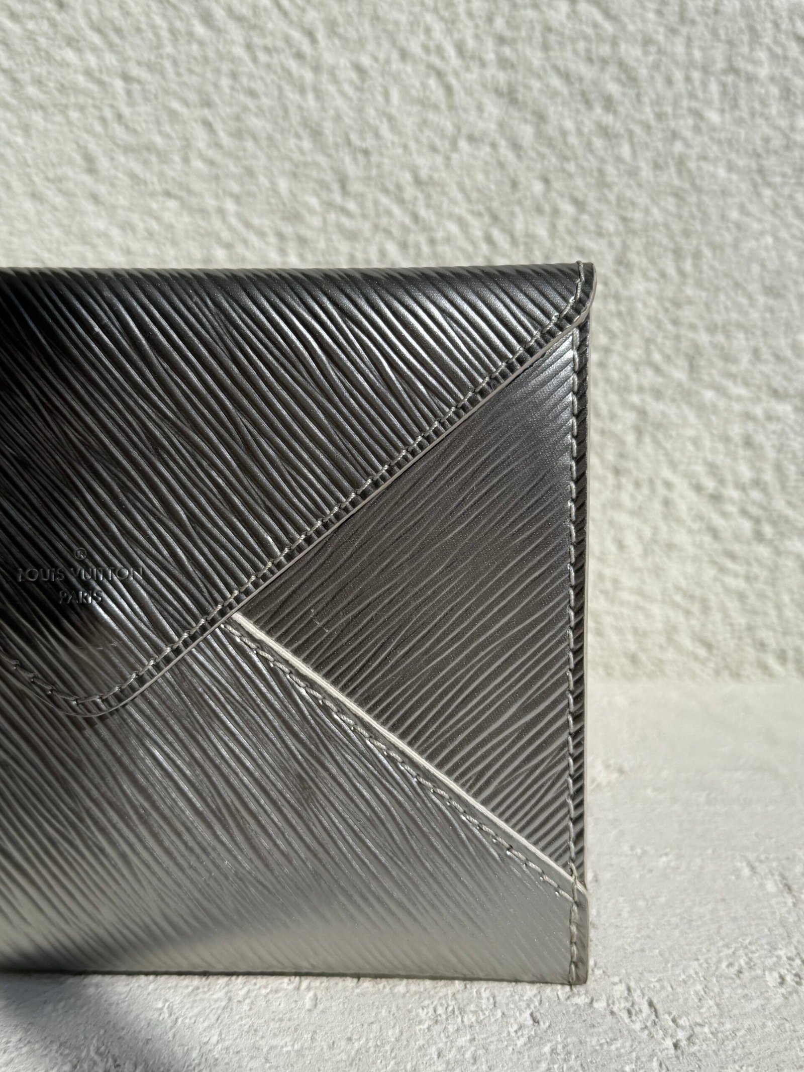 Louis Vuitton Silver Epi Leather Envelope Pochette Wallet - Image 4