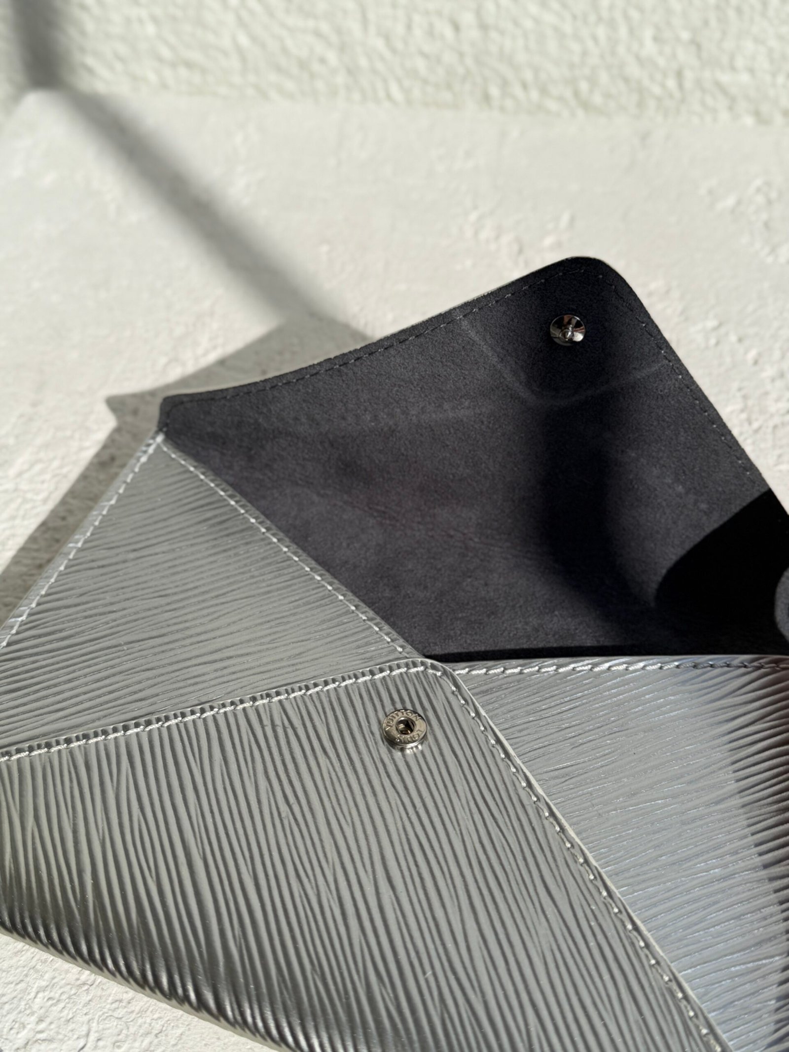 Louis Vuitton Silver Epi Leather Envelope Pochette Wallet - Image 8