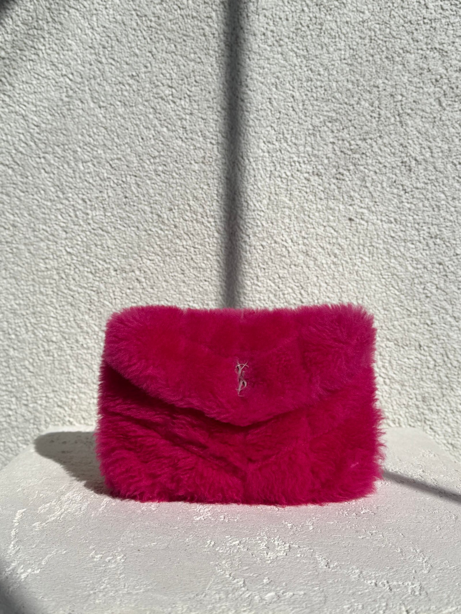 Saint Laurent Loulou Puffer Küçük Kürklü Clutch Çanta
