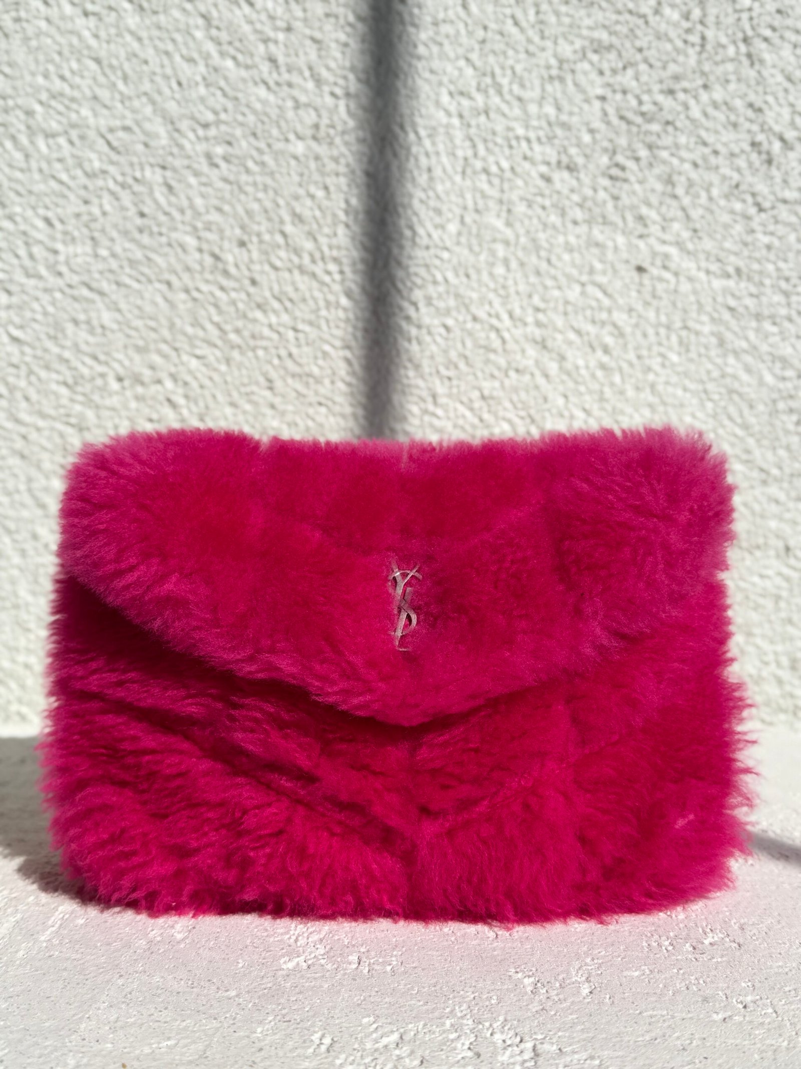Saint Laurent Loulou Puffer Small Fur Clutch Bag - Görsel 2