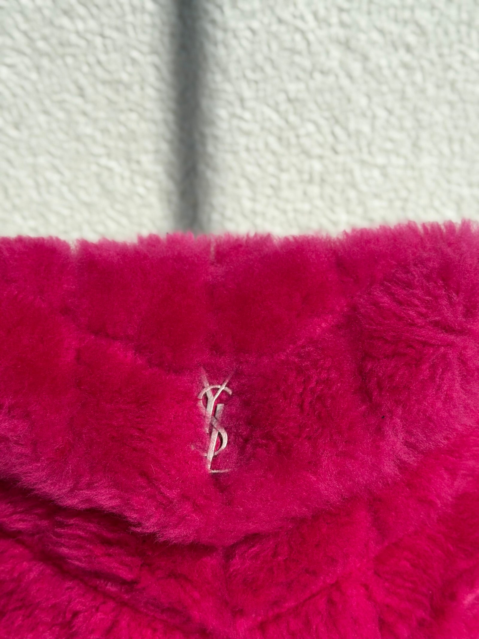 Saint Laurent Loulou Puffer Small Fur Clutch Bag - Görsel 3