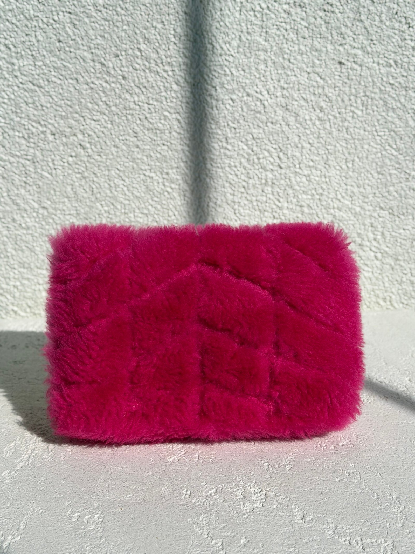 Saint Laurent Loulou Puffer Small Fur Clutch Bag - Görsel 4