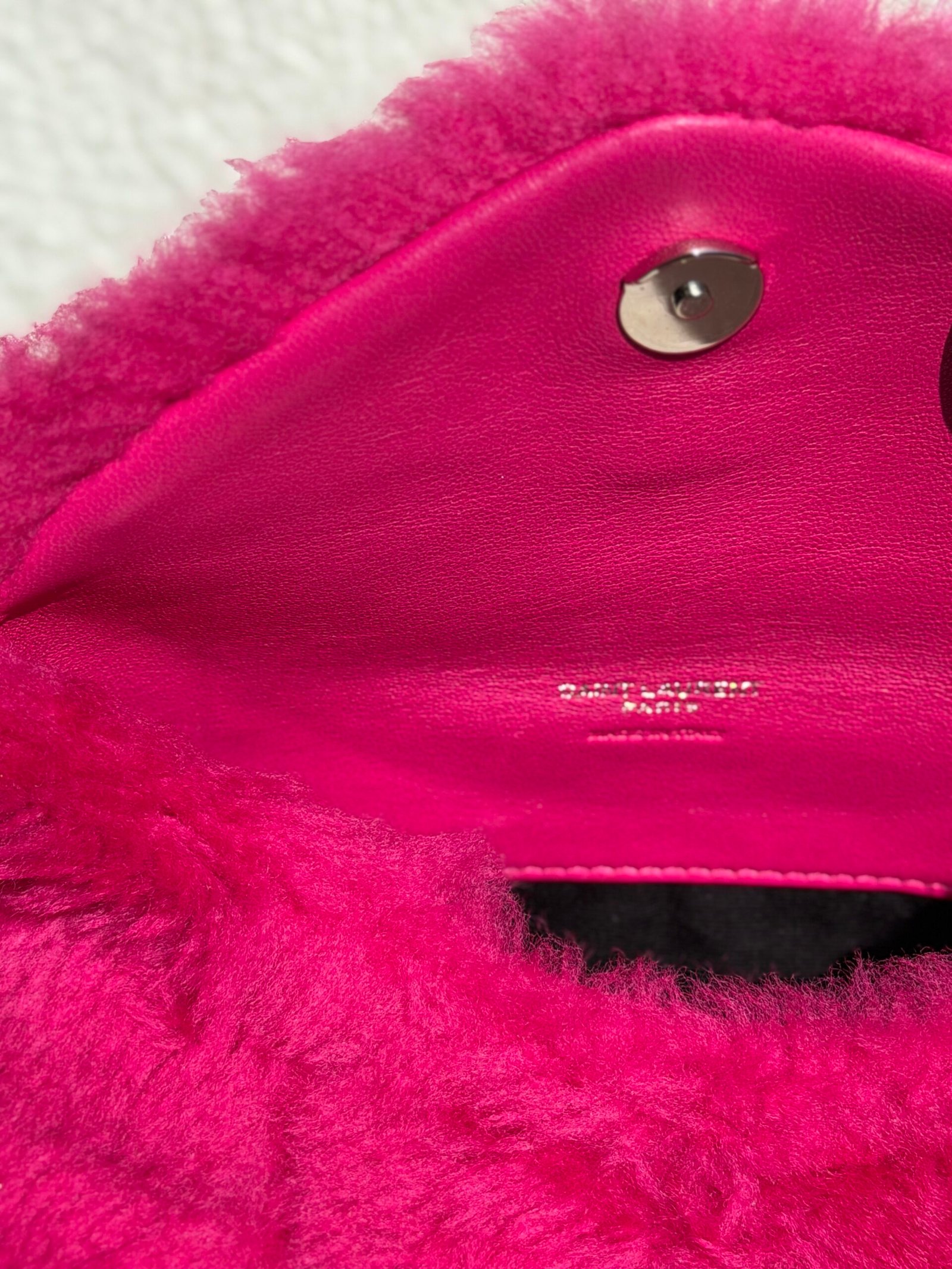 Saint Laurent Loulou Puffer Small Fur Clutch Bag - Görsel 6