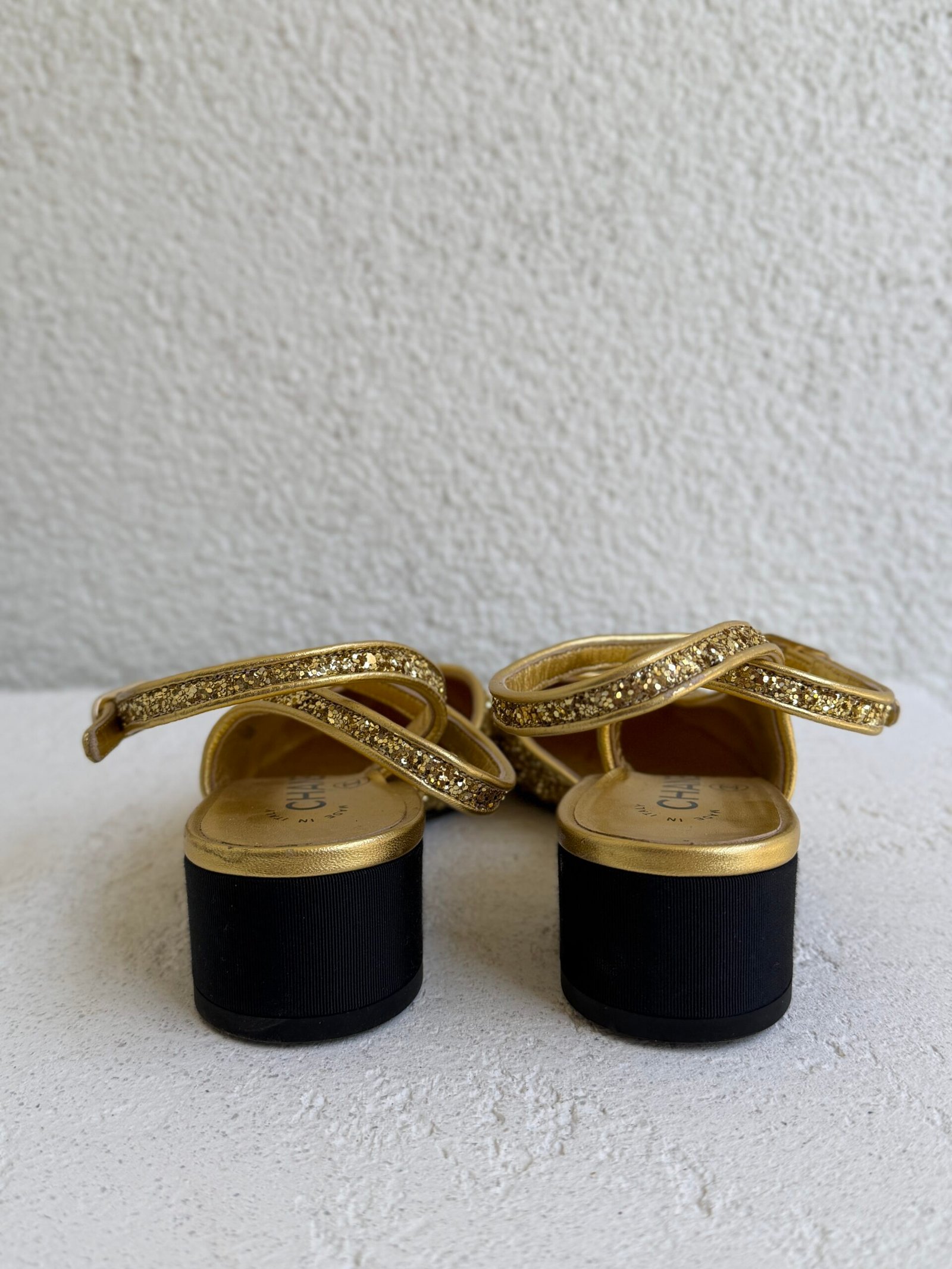 Chanel CC Logo Glitter and Grossgrain Cap Toe Slingback Pumps - Image 9