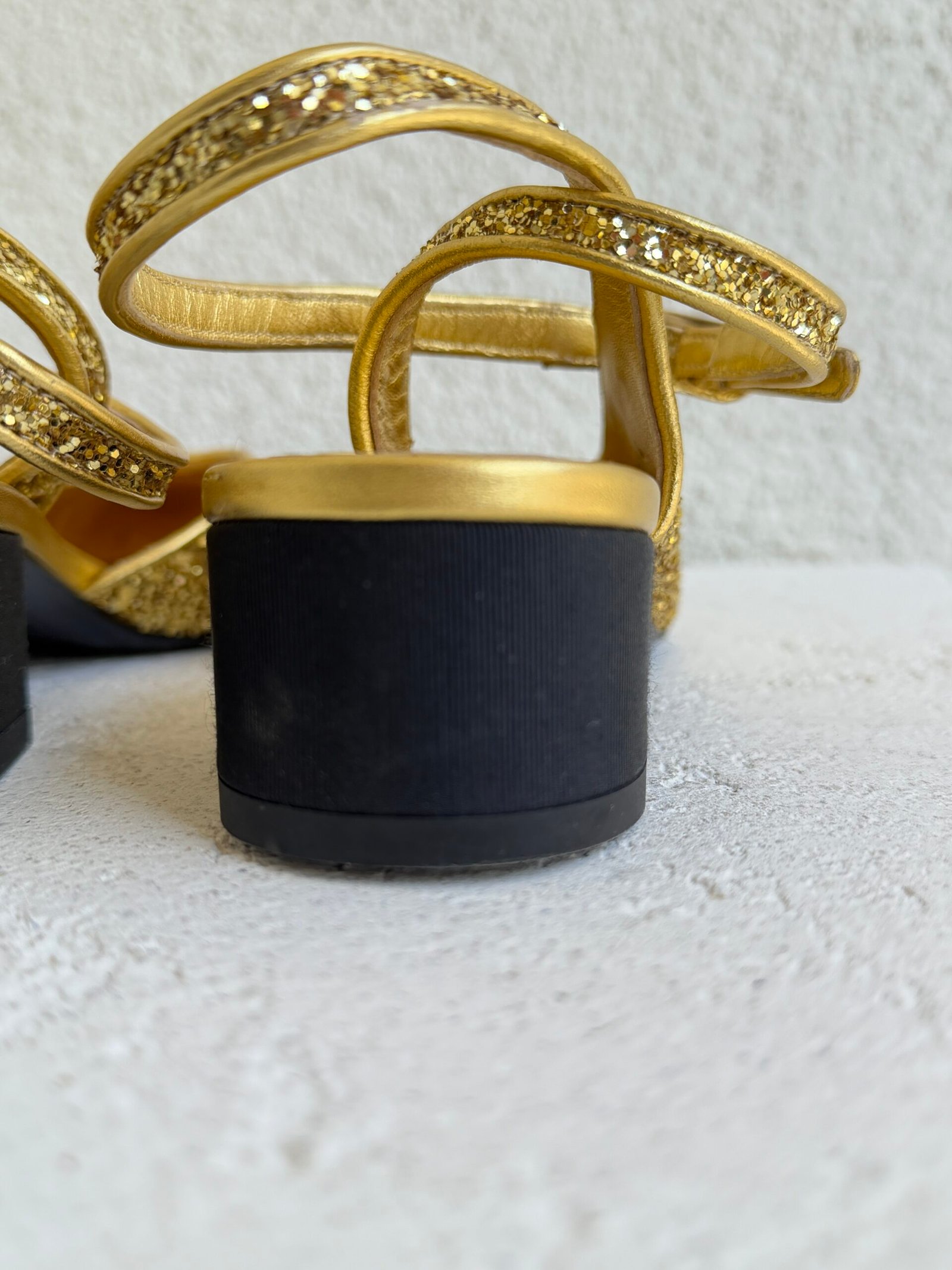 Chanel CC Logo Glitter and Grossgrain Cap Toe Slingback Pumps - Image 10