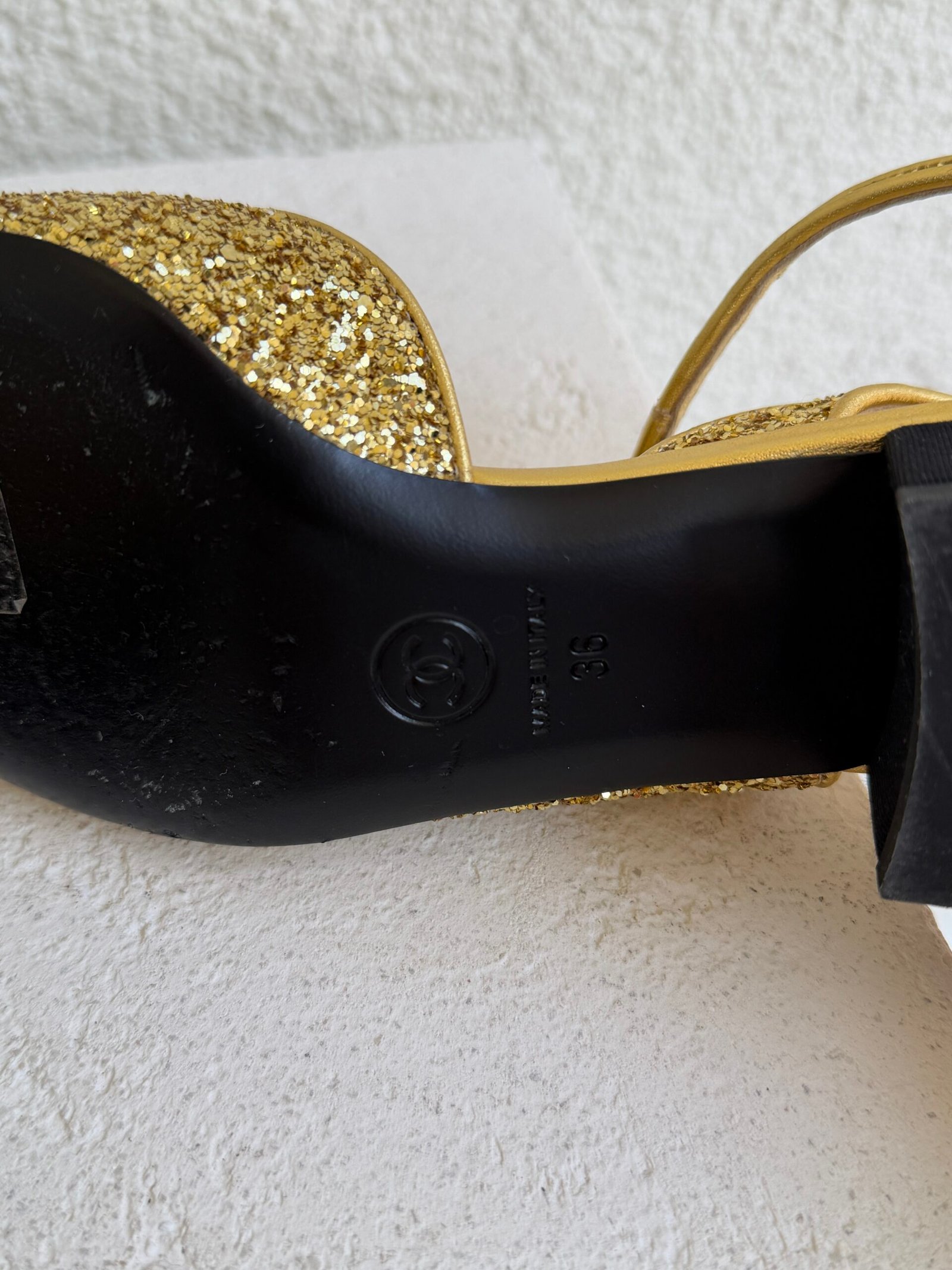 Chanel CC Logo Glitter and Grossgrain Cap Toe Slingback Pumps - Image 12