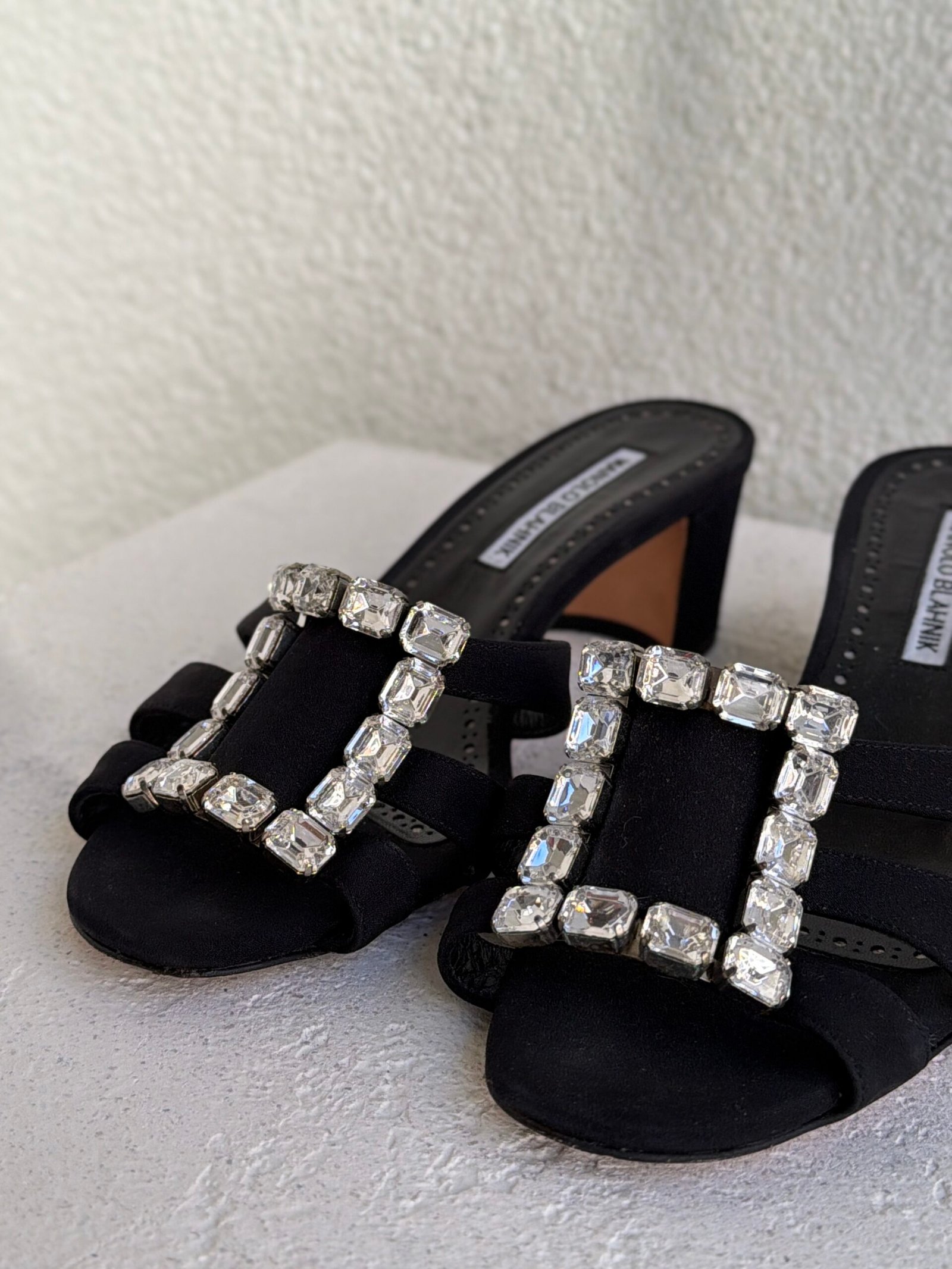 Manolo Blahnik Martenew Embellished Satin Heel Sandals - Görsel 4