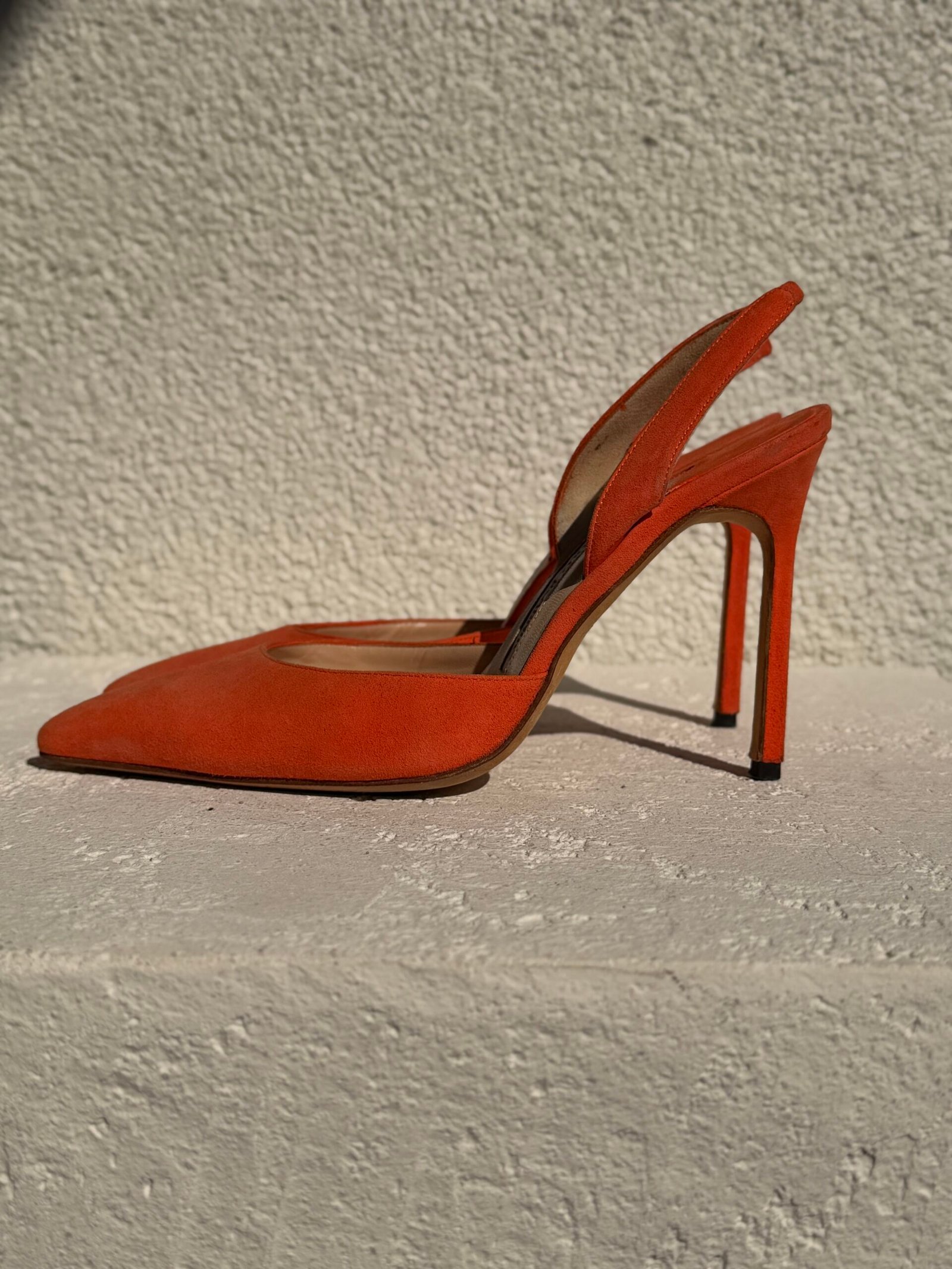 Manolo Blahnik Carolyne Slingback Heels - Image 6