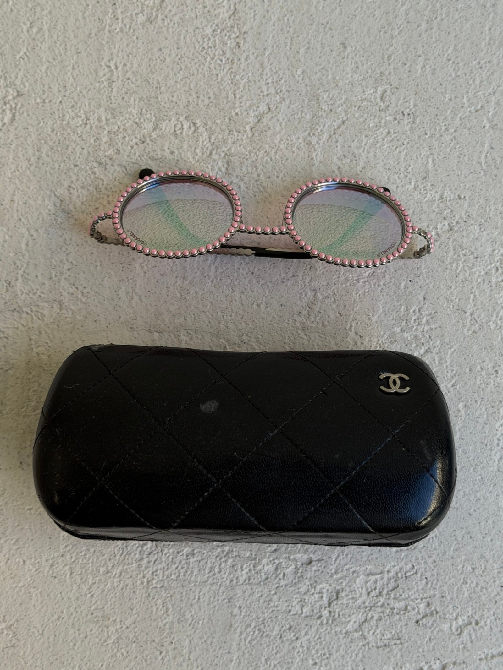 Chanel Metallic Pearl Round Sunglasses detail view 9