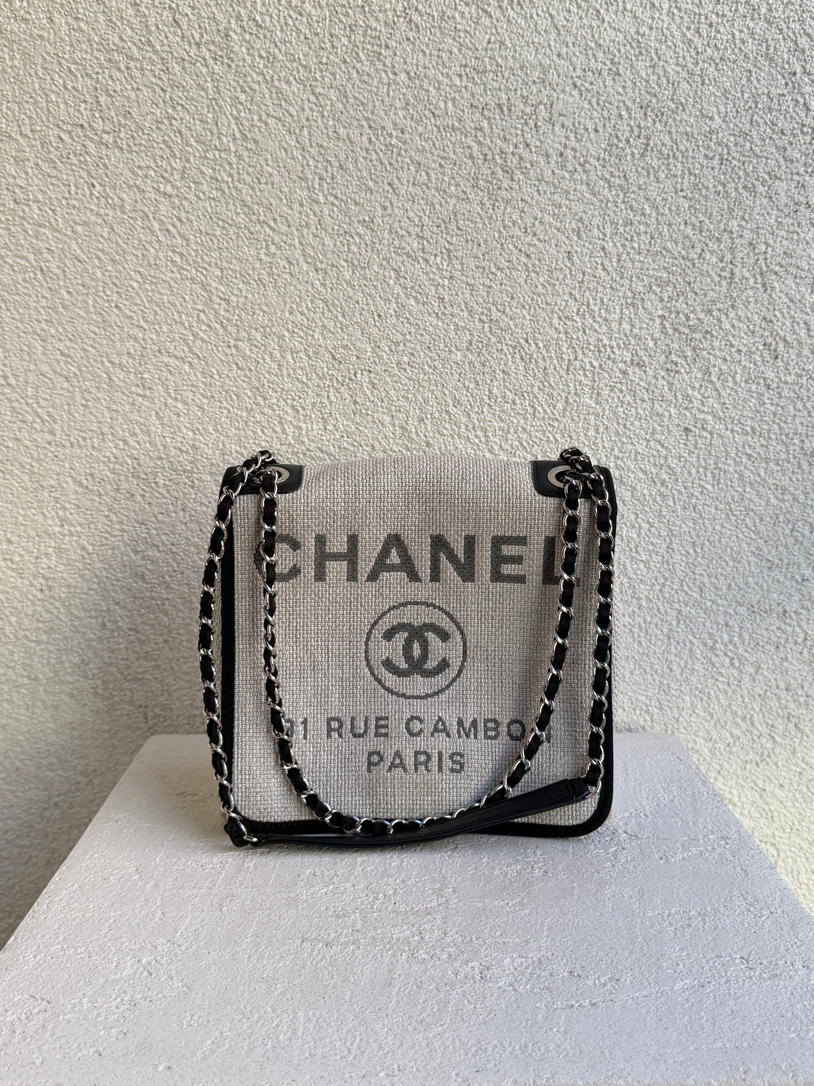 Chanel Dokuma Hasır Raffia Küçük Deauville Çapraz Çanta