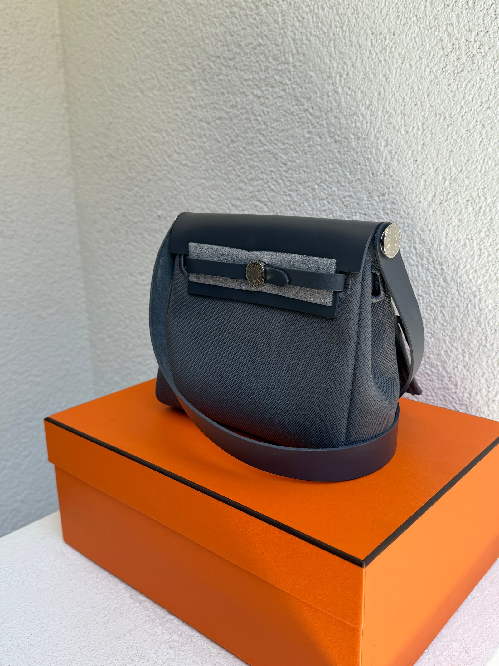 Hermes Mini Herbag Zip 20 Ardoise Vache Hunter PH Shoulder Bag - Image 4