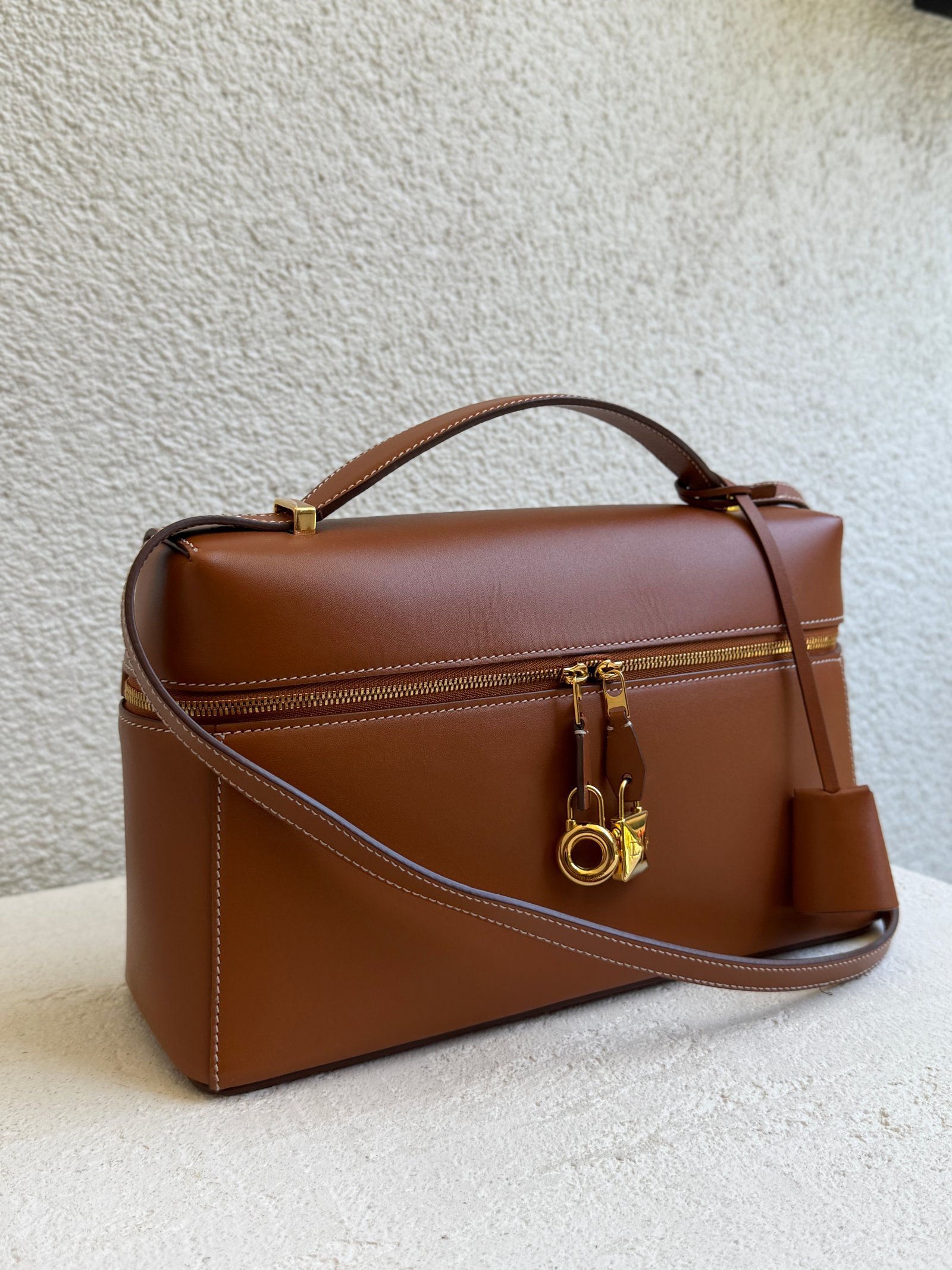 Loro Piana Extra Bag L27 Smooth Calfskin Shoulder Bag - Image 5