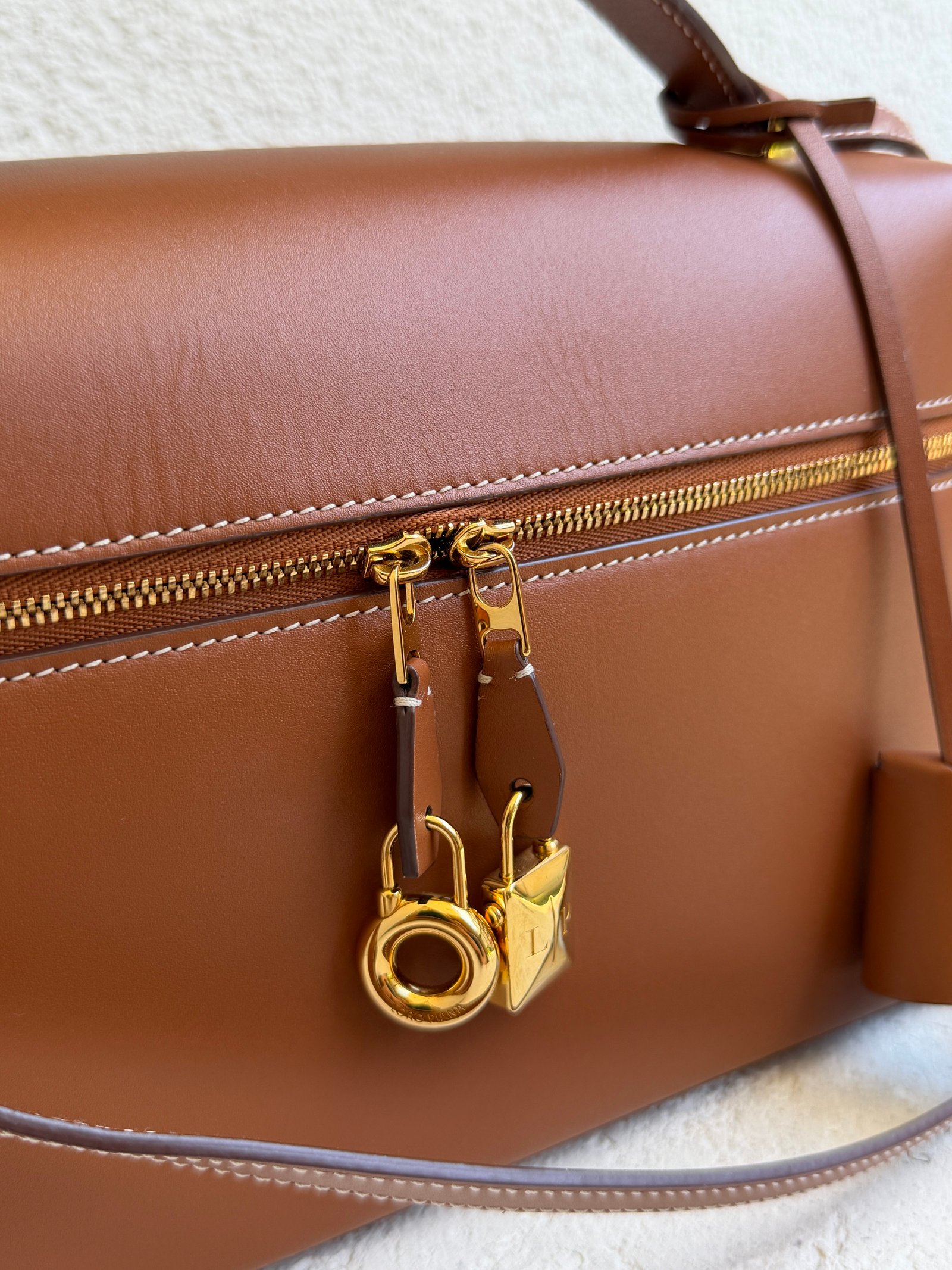 Loro Piana Extra Bag L27 Smooth Calfskin Shoulder Bag - Image 6