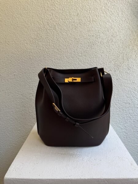 Hermes So Kelly 26 Chocolate Clemence Leather GHW Shoulder Bag