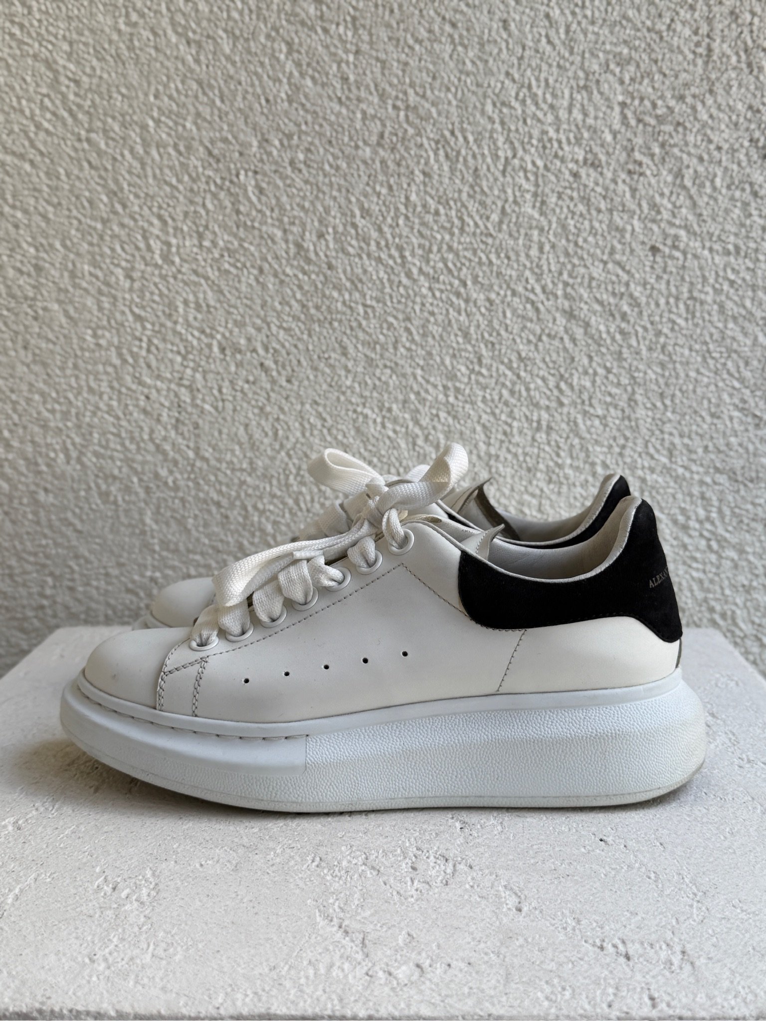Alexander McQueen White and Black Leather Oversized Sneaker - Image 2